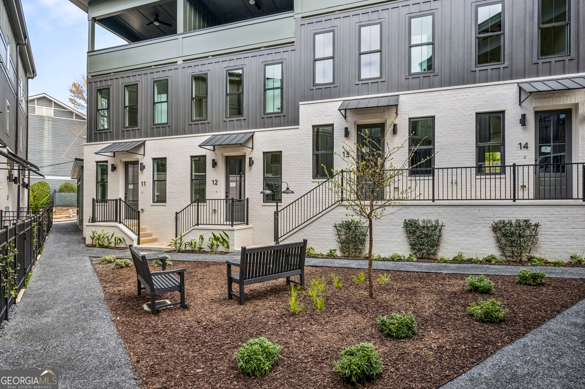 1160 Boulevard SE # 11
