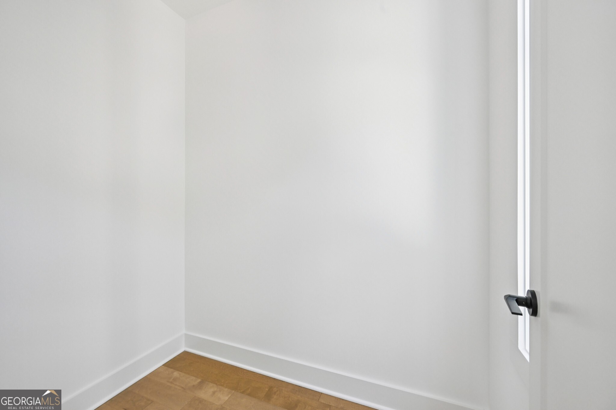 1160 Boulevard SE # 11