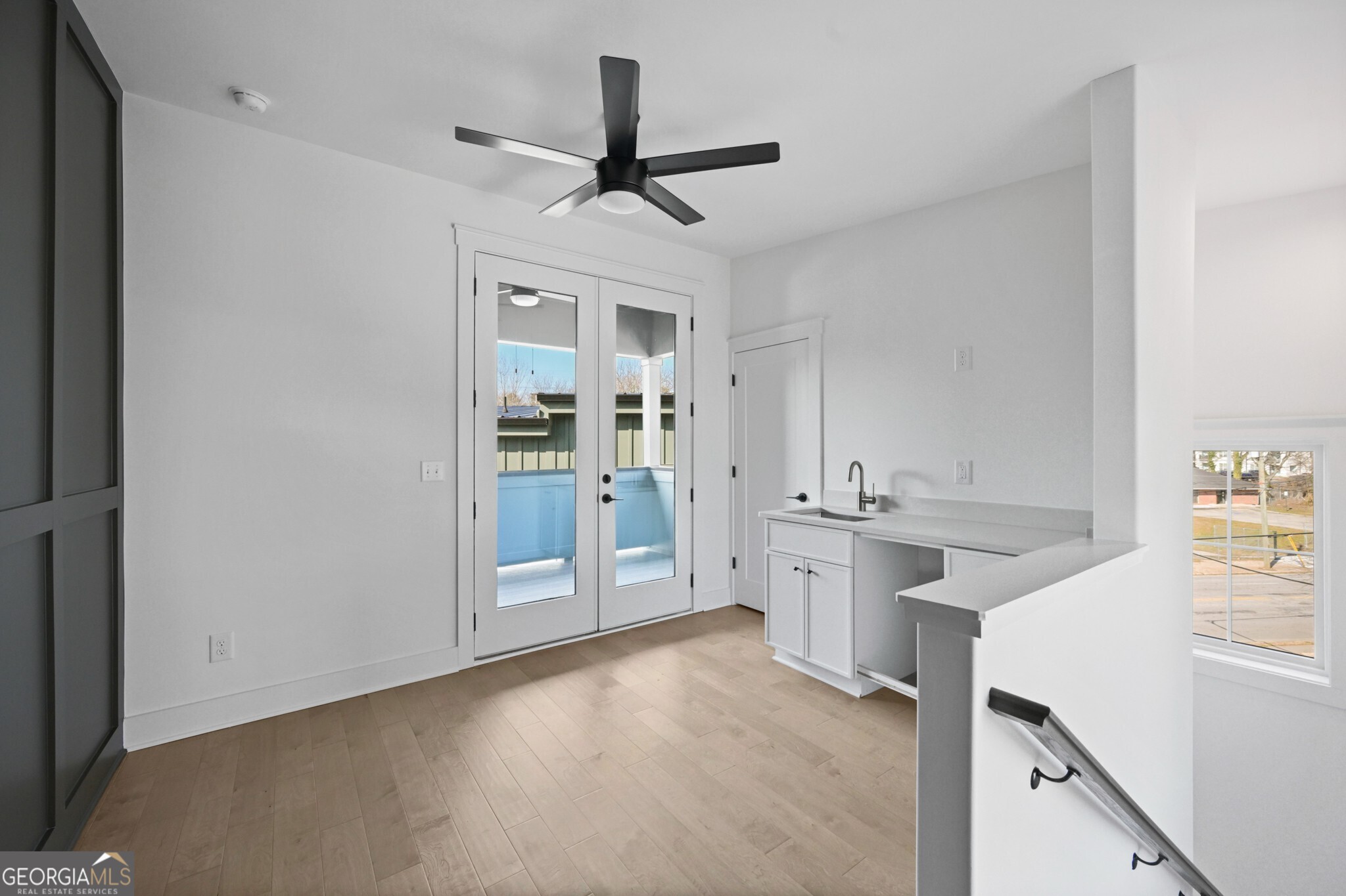 1160 Boulevard SE # 11