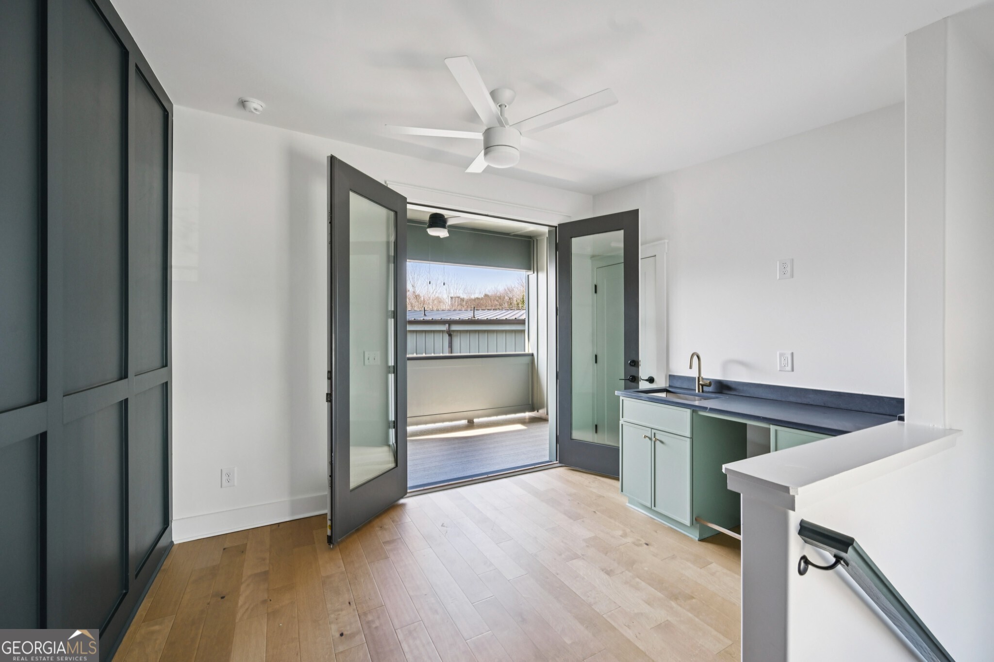 1160 Boulevard SE # 12