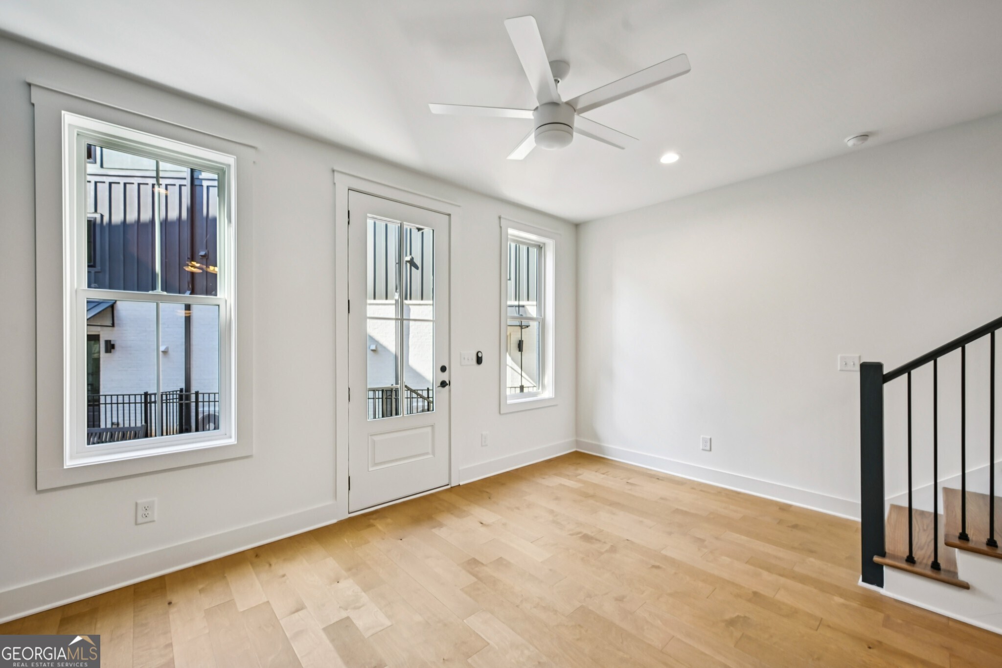 1160 Boulevard SE # 12