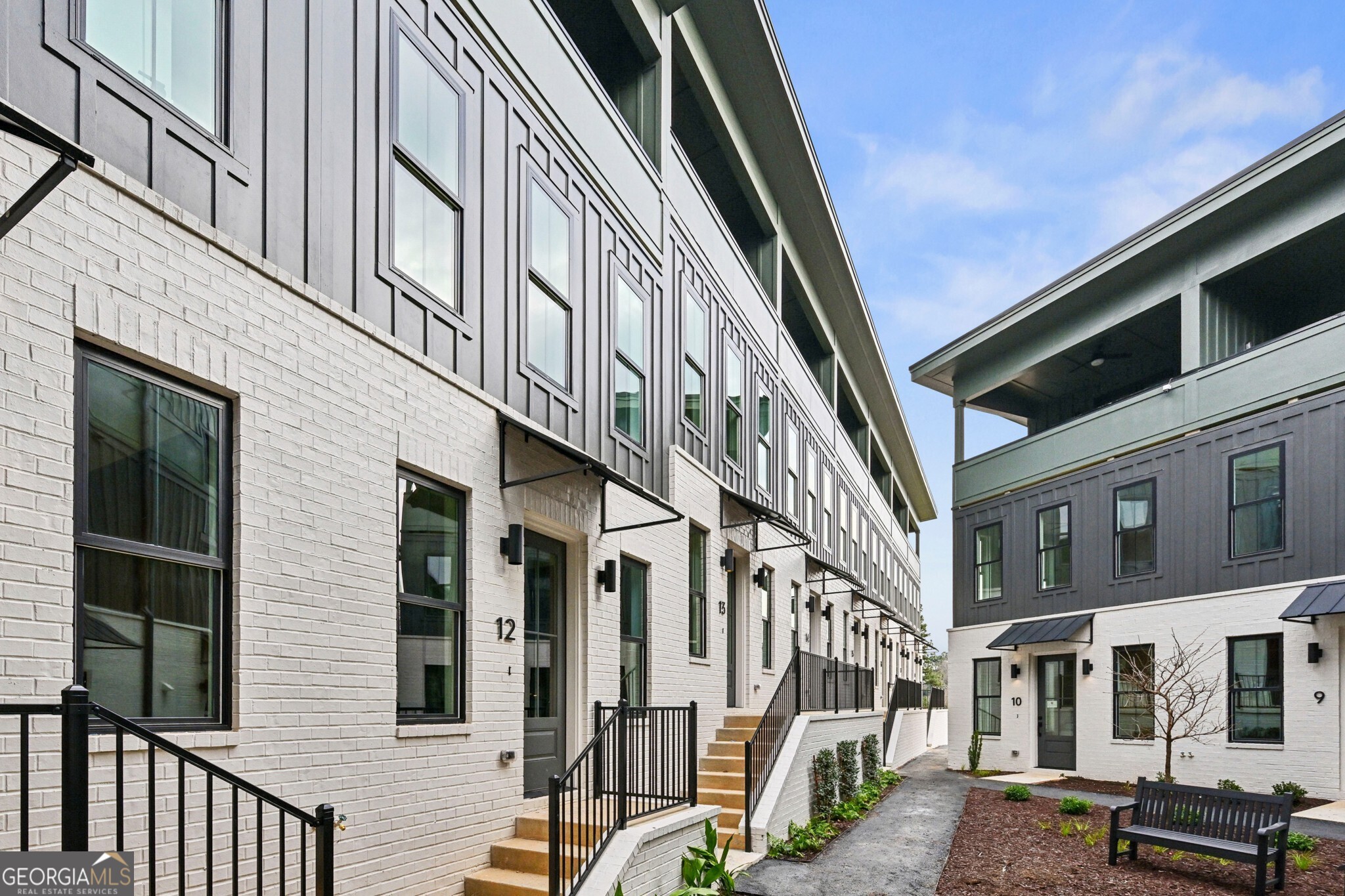 1160 Boulevard SE # 12