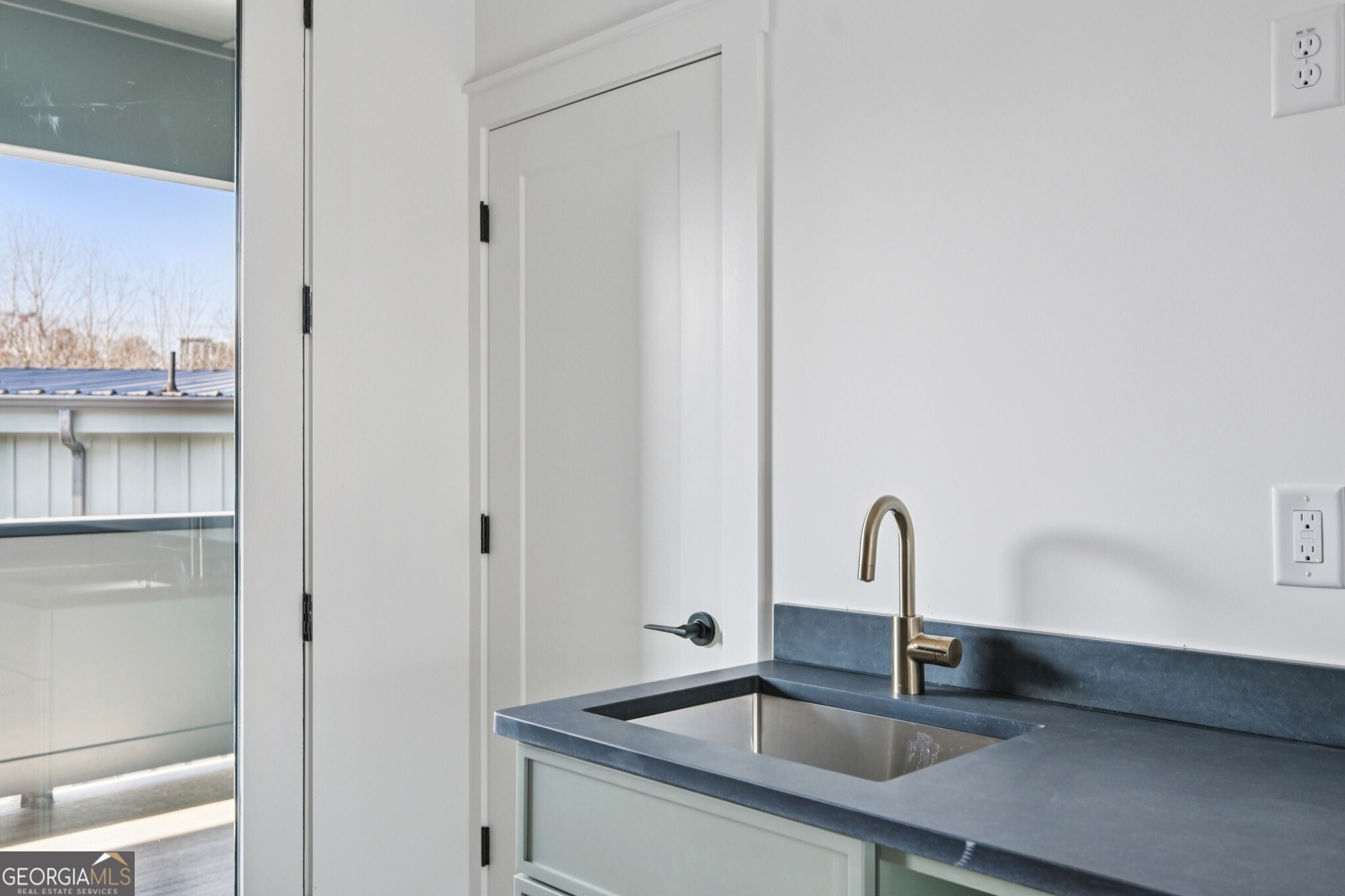 1160 Boulevard SE # 12