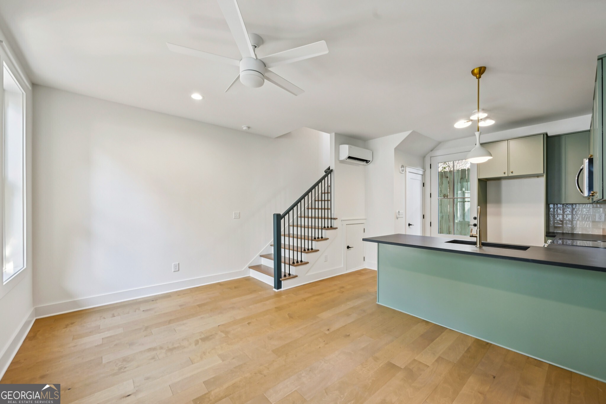 1160 Boulevard SE # 12