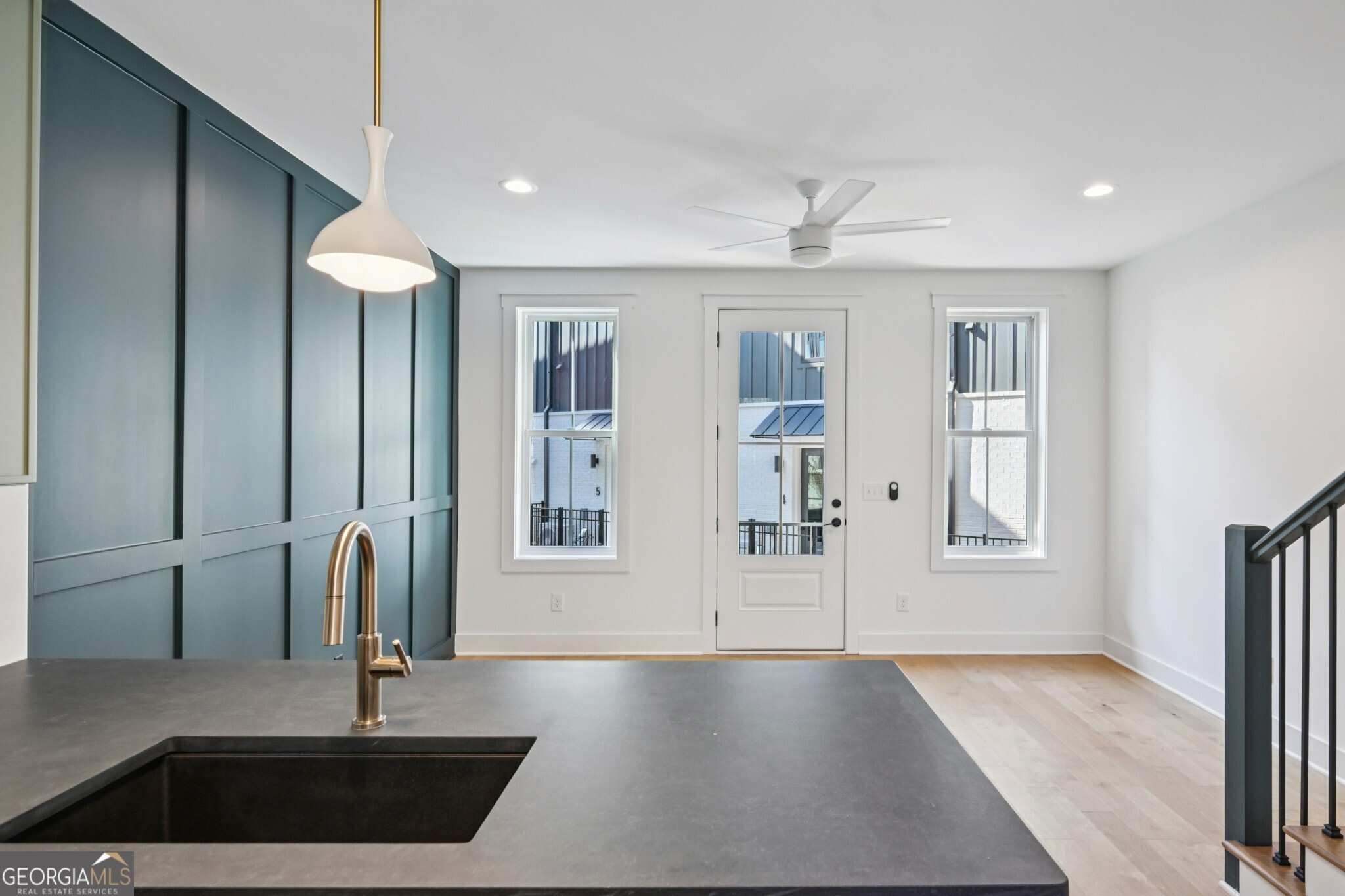 1160 Boulevard SE # 12