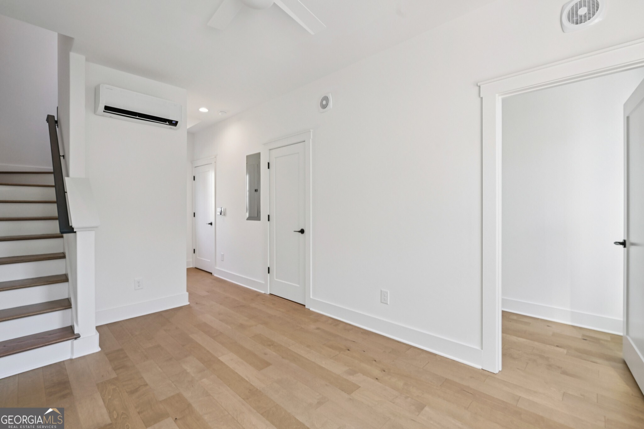 1160 Boulevard SE # 12