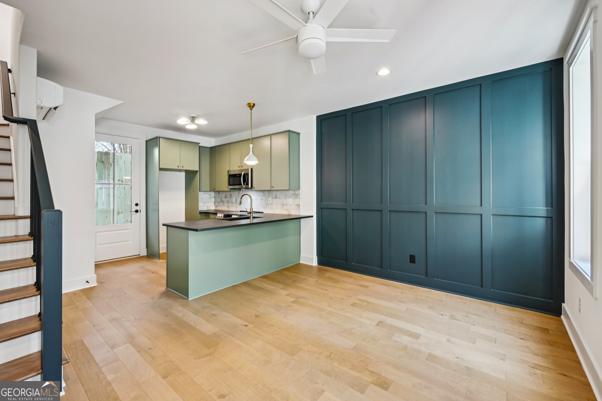 1160 Boulevard SE # 12