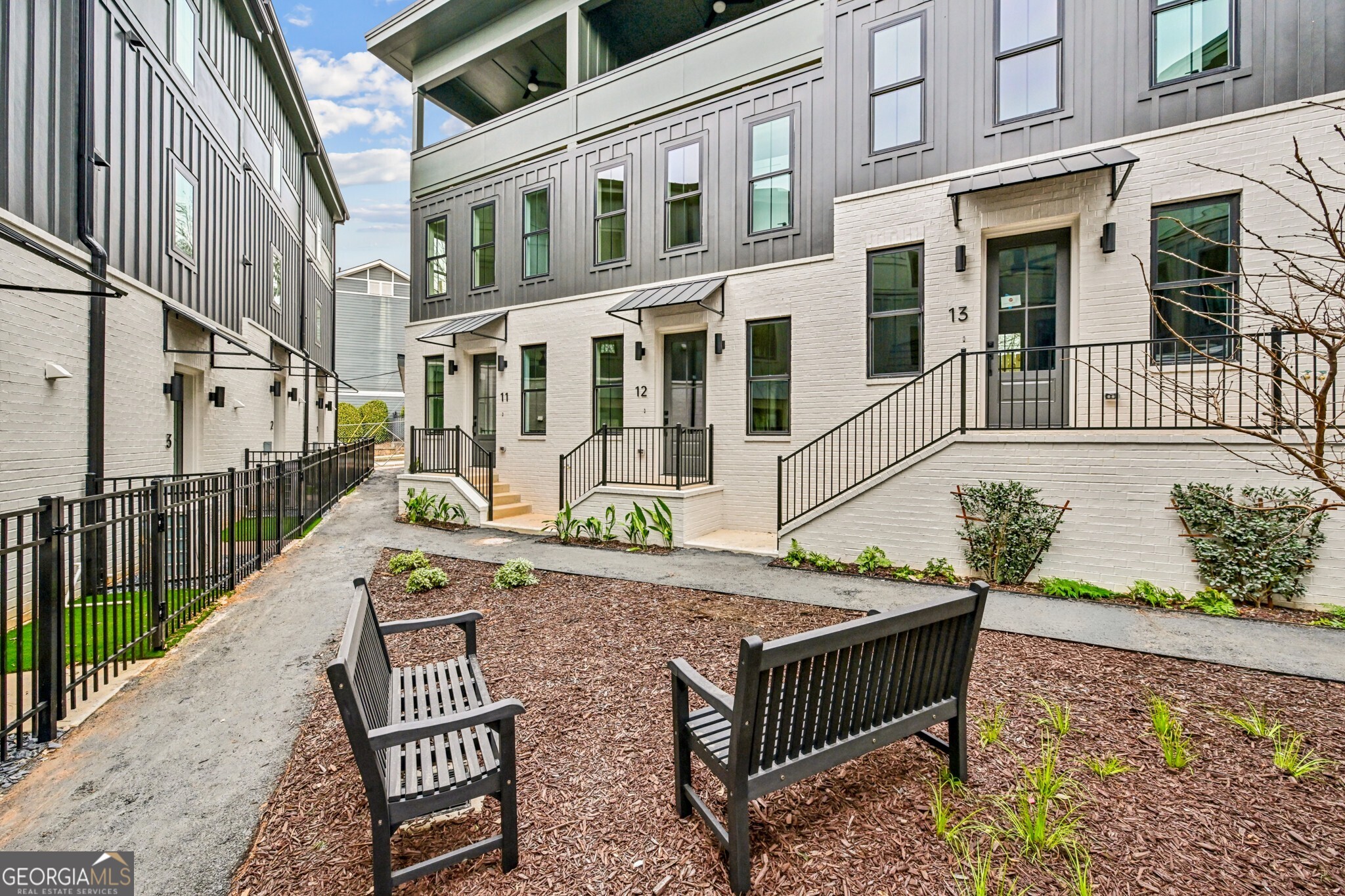 1160 Boulevard SE # 13