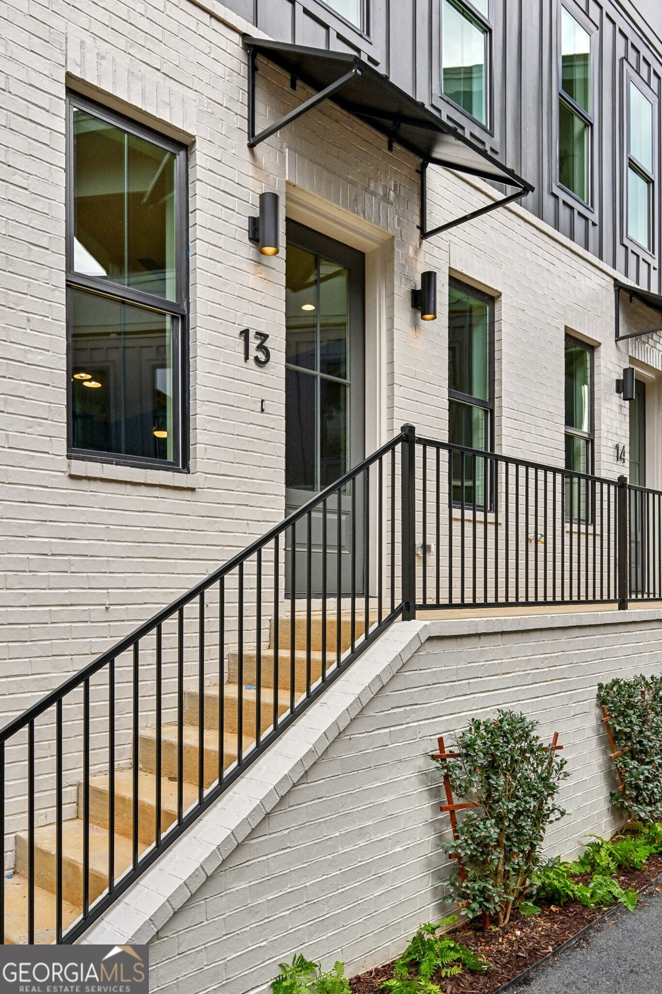 1160 Boulevard SE # 13