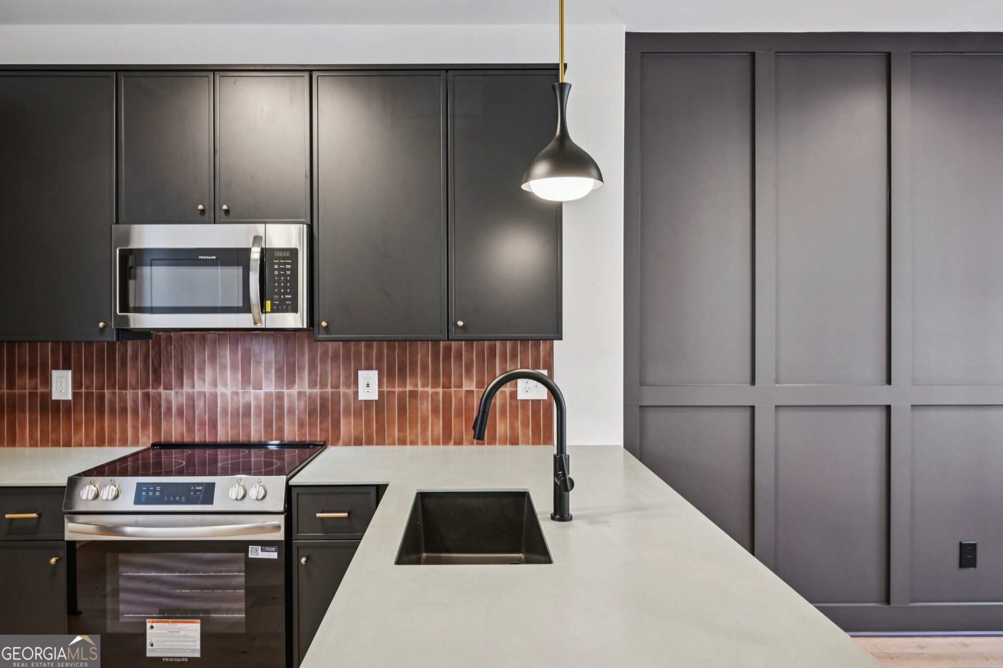 1160 Boulevard SE # 13