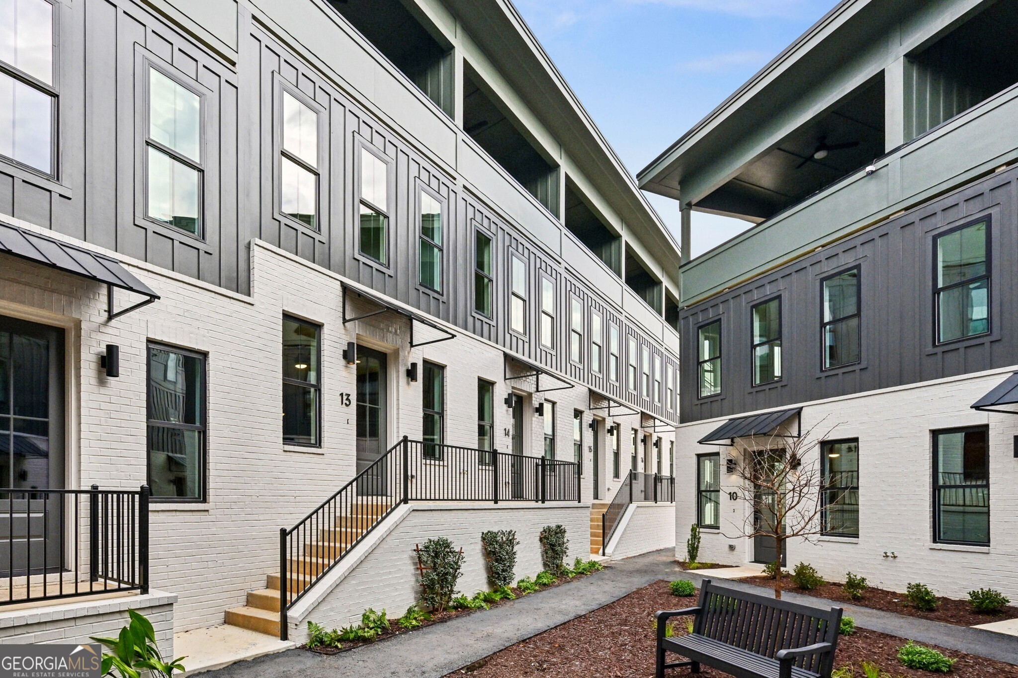 1160 Boulevard SE # 13