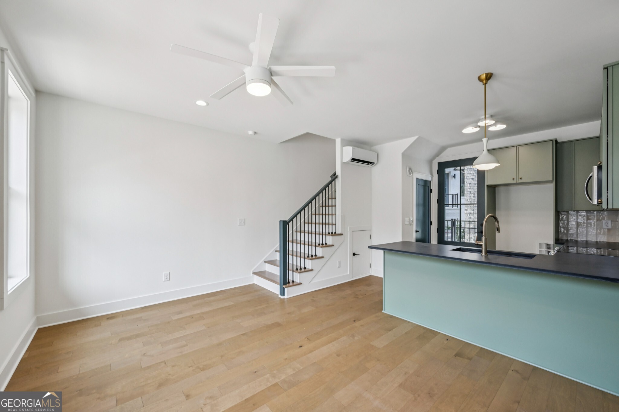 1160 Boulevard SE # 6