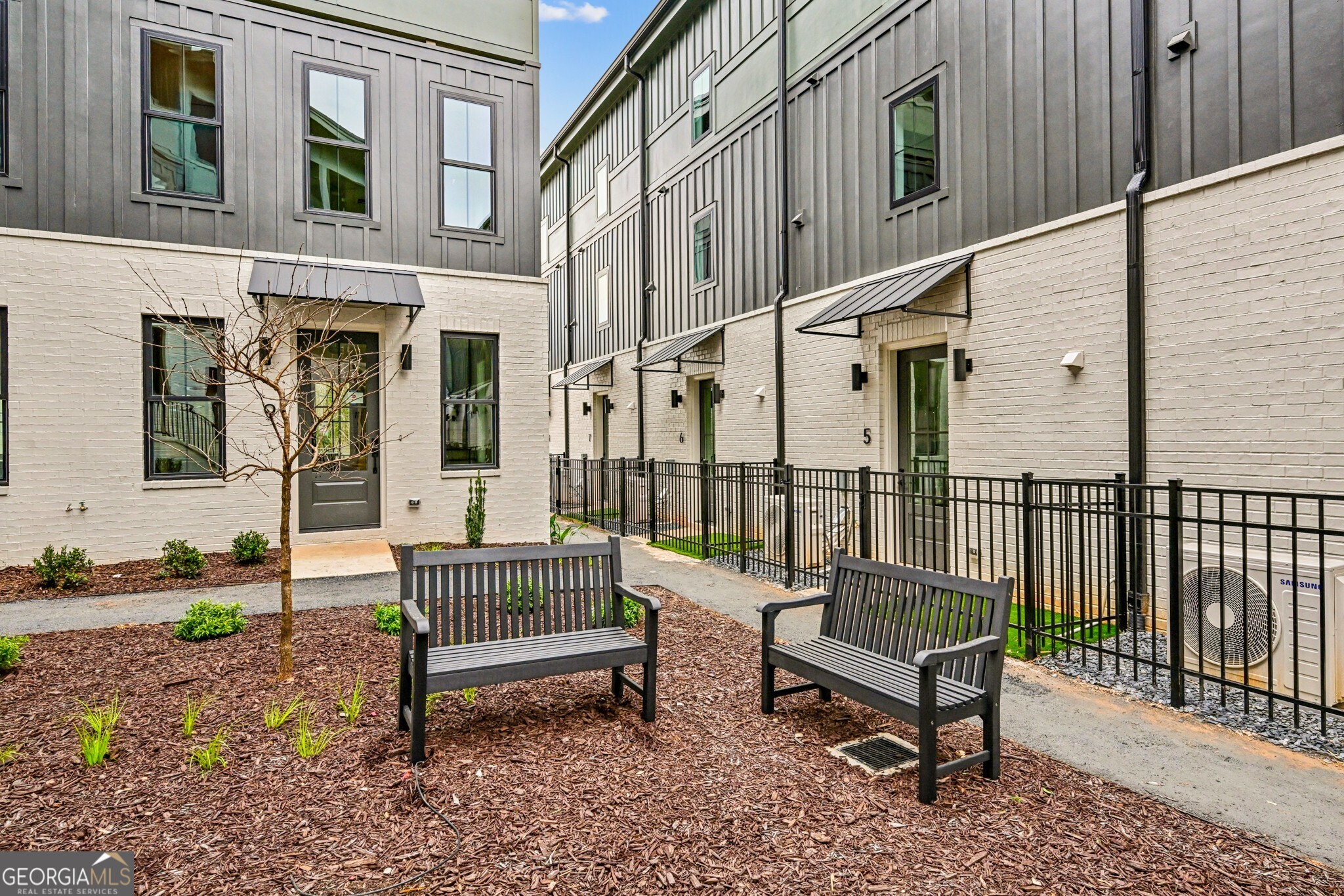 1160 Boulevard SE # 6