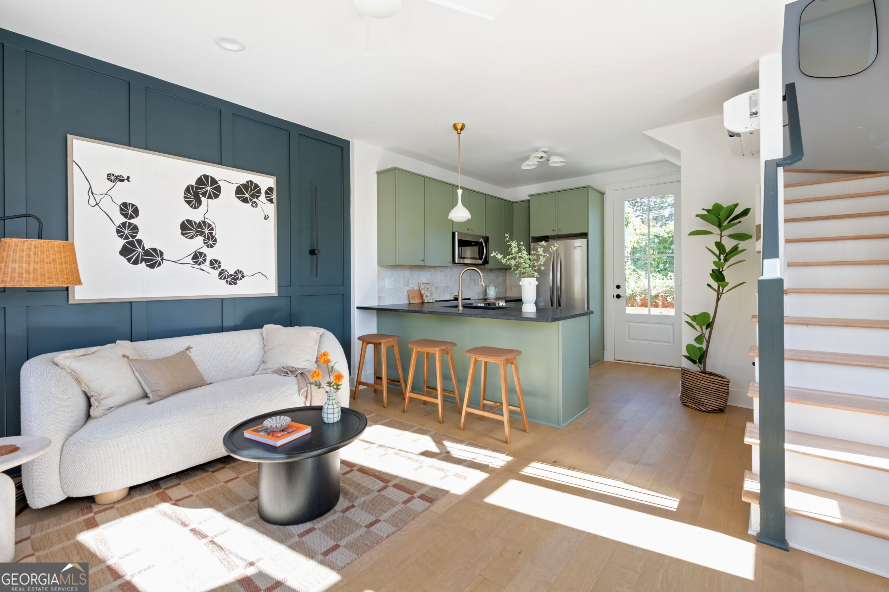 1160 Boulevard SE # 7