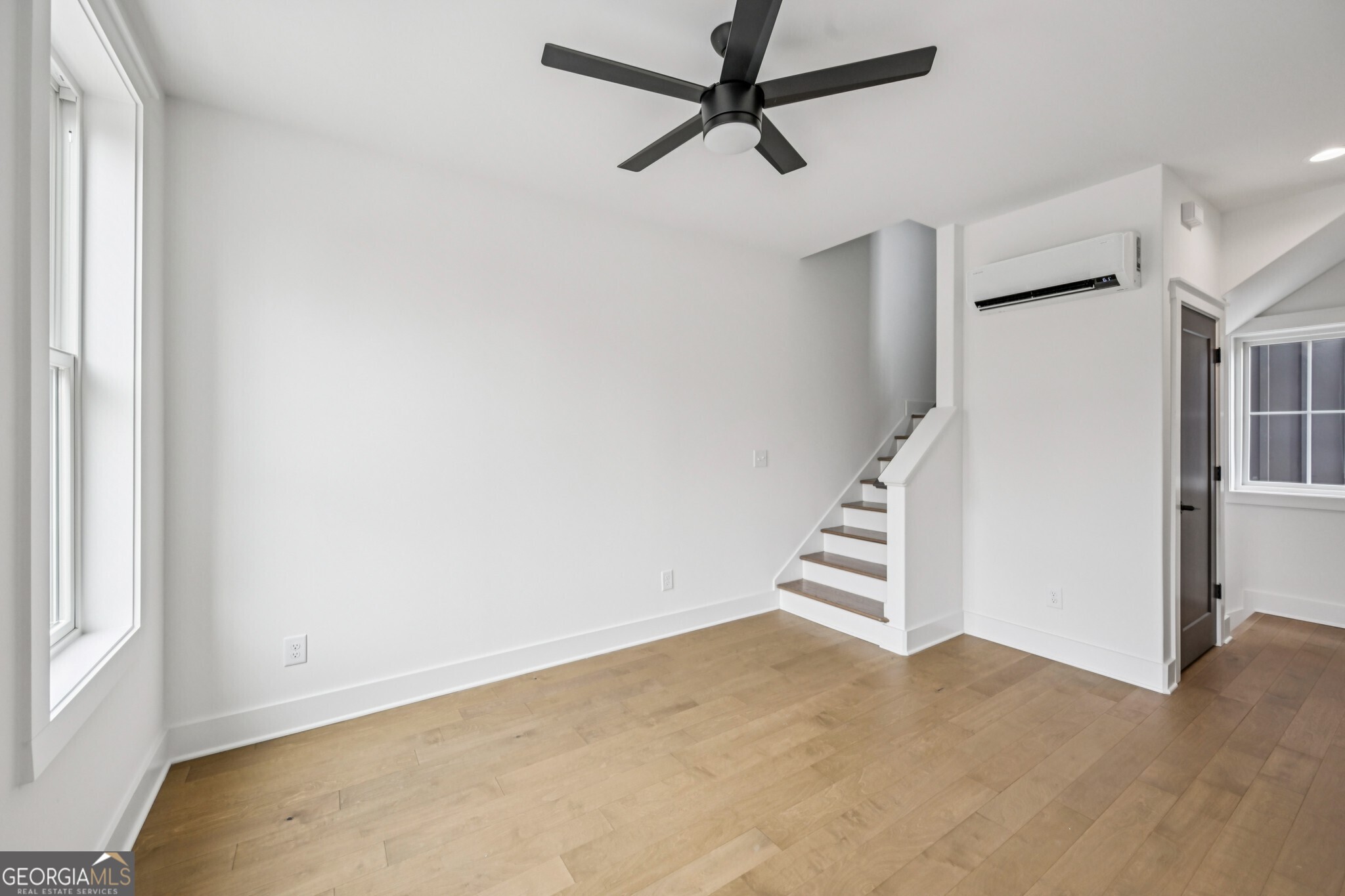 1160 Boulevard SE # 7