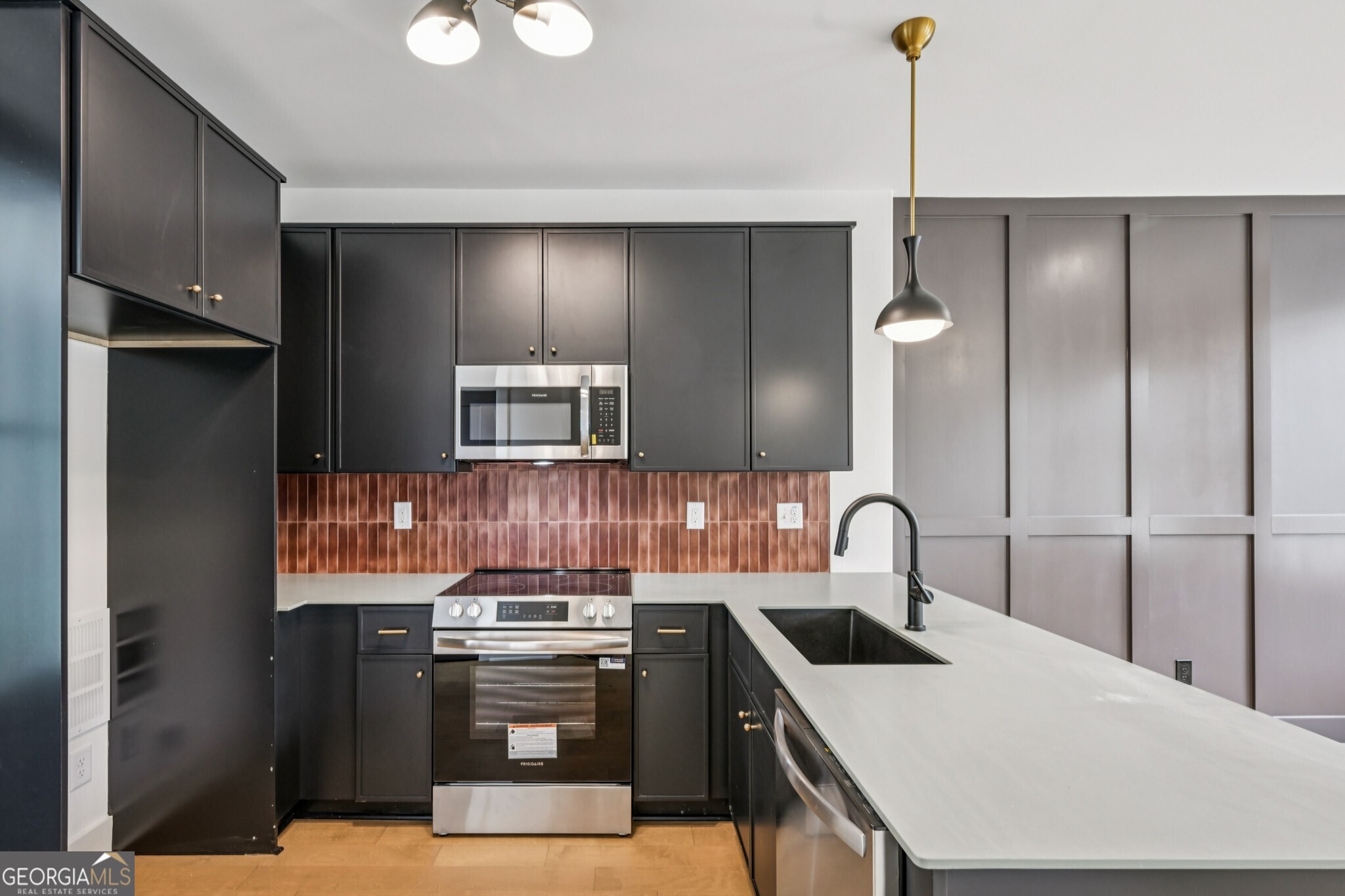 1160 Boulevard SE # 7