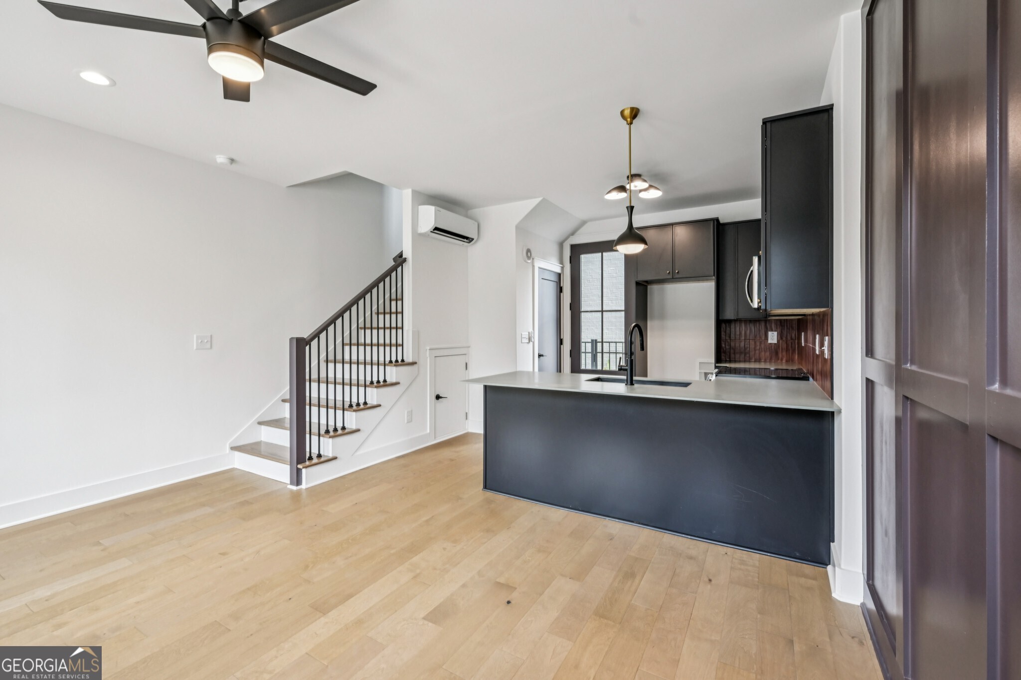 1160 Boulevard SE # 7