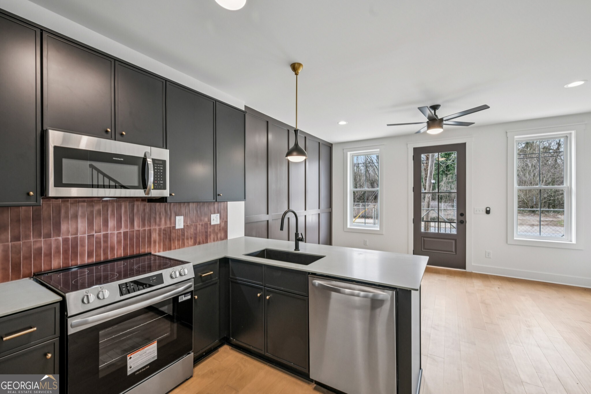 1160 Boulevard SE # 7