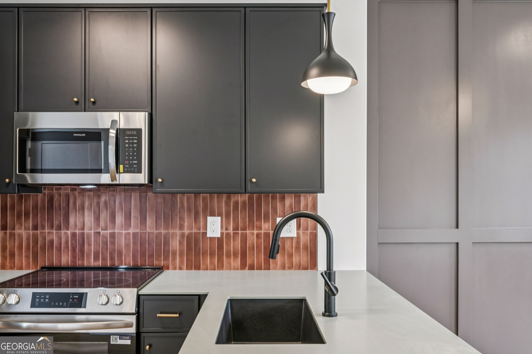 1160 Boulevard SE # 7