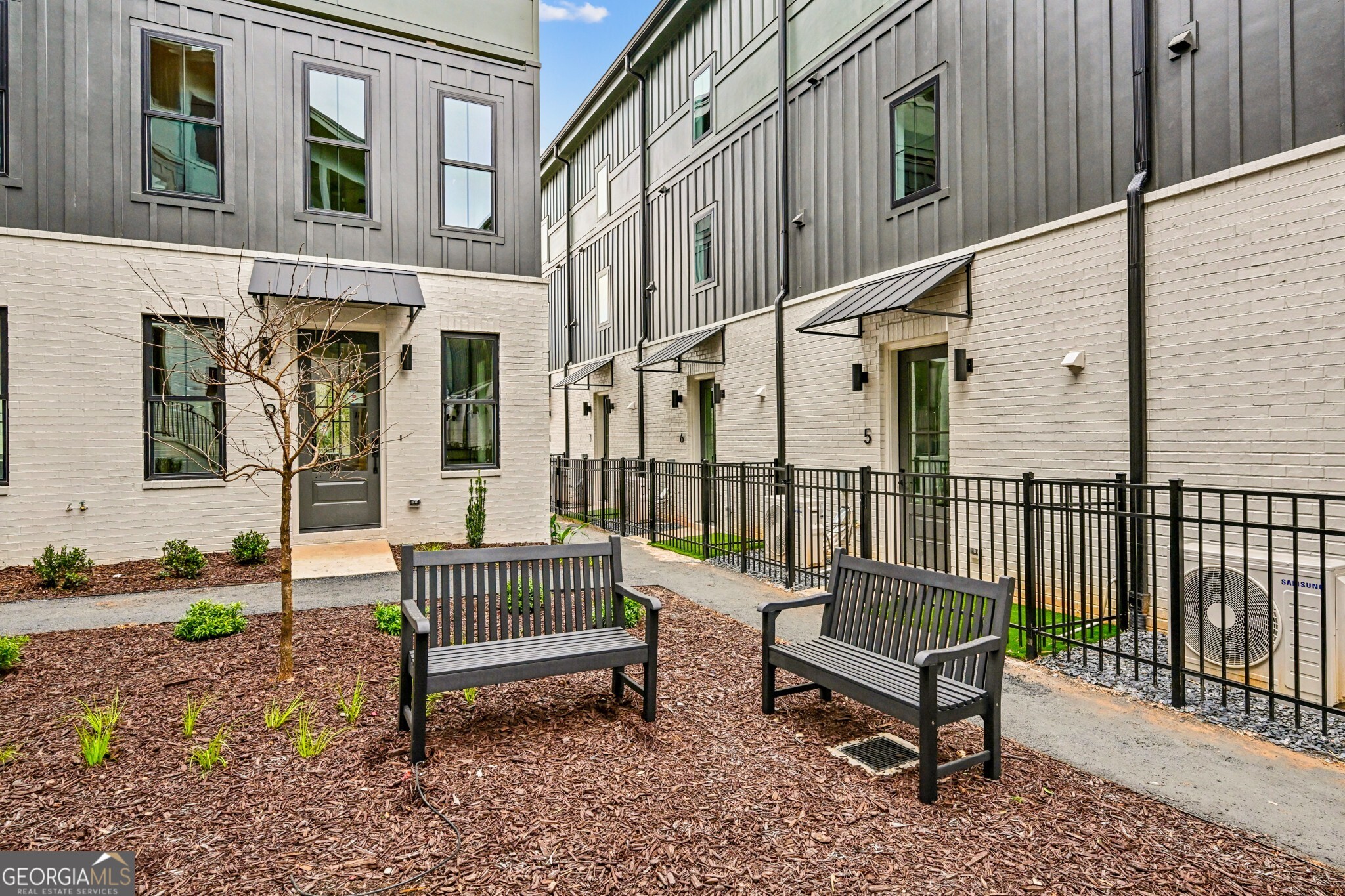 1160 Boulevard SE # 7