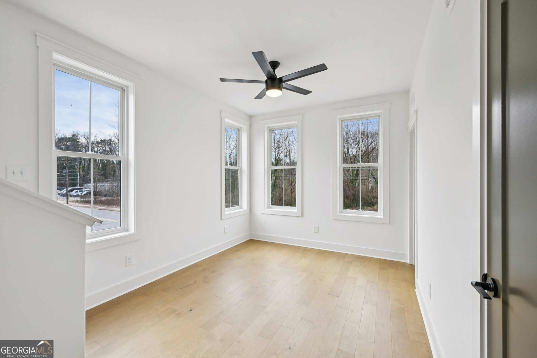 1160 Boulevard SE # 8