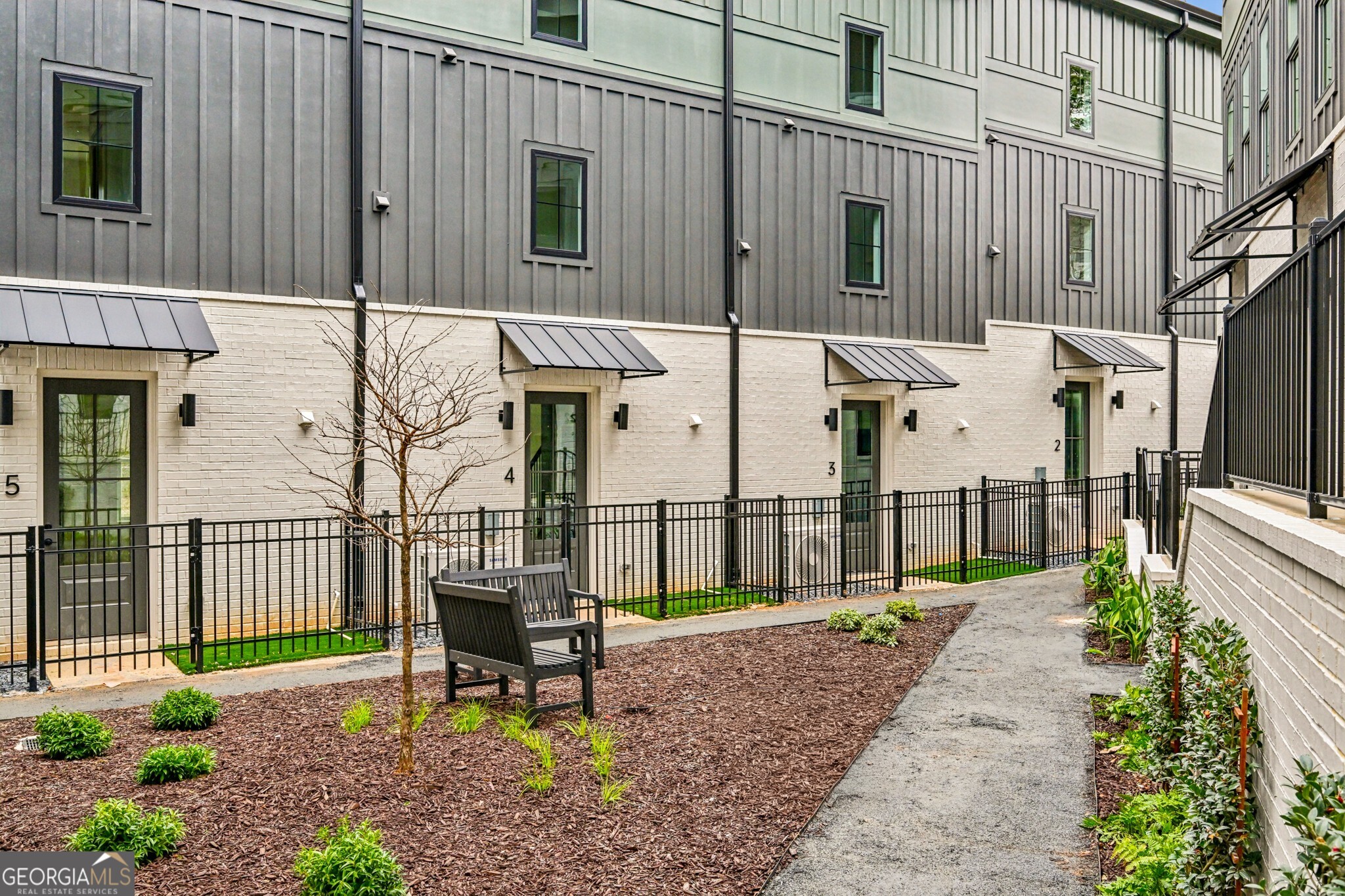 1160 Boulevard SE # 8