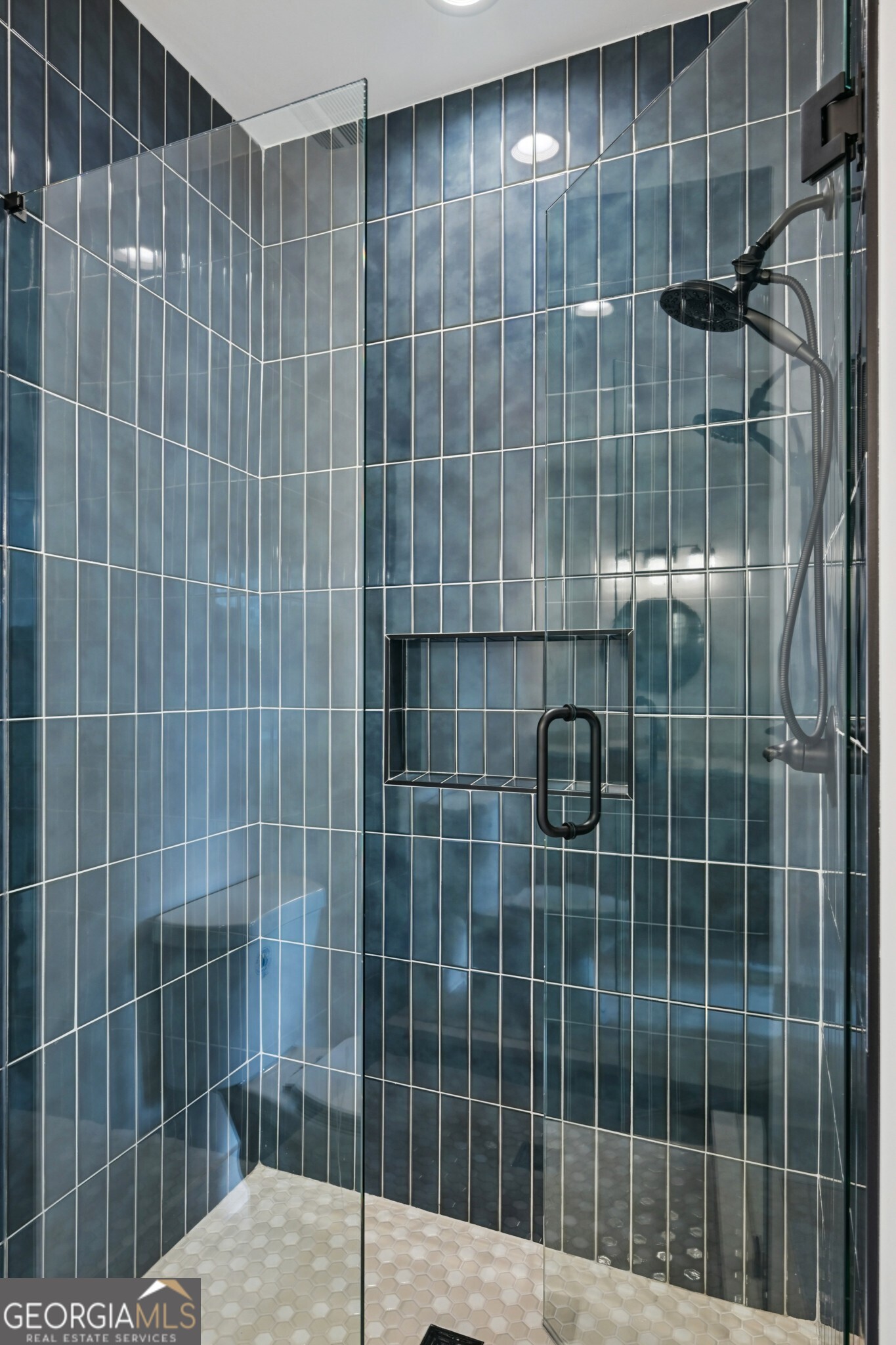 1160 Boulevard SE # 8