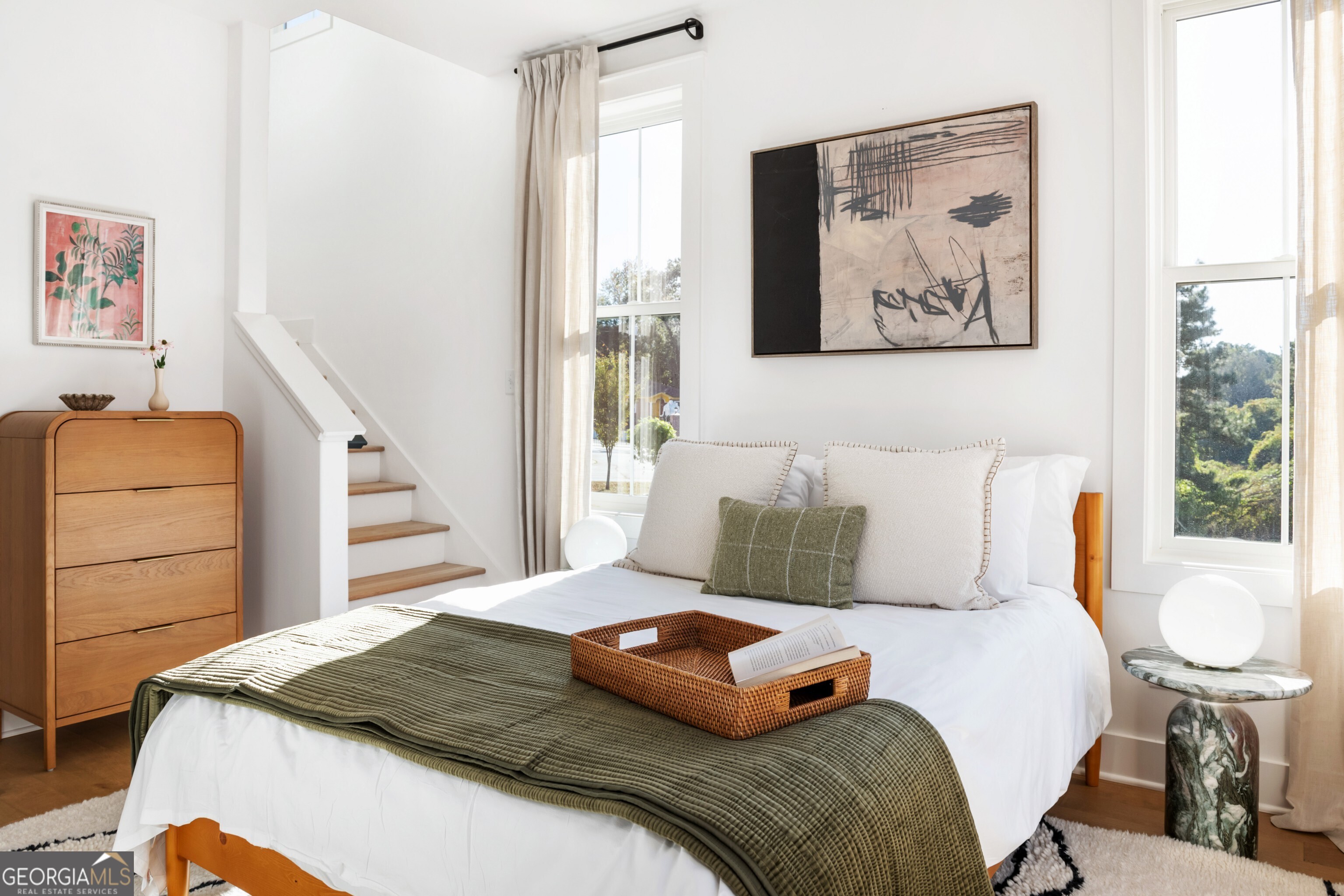 1160 Boulevard SE # 8