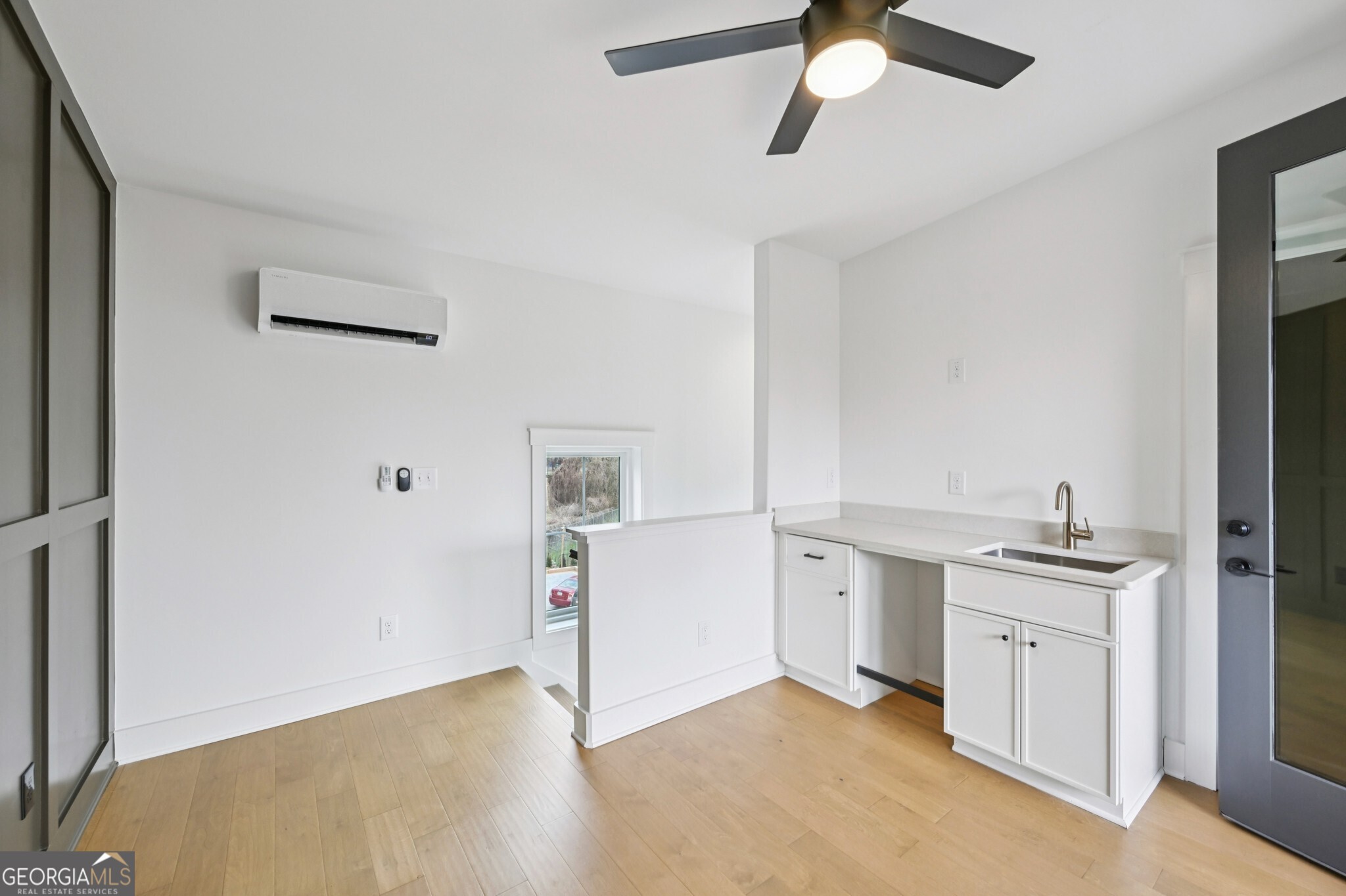 1160 Boulevard SE # 8