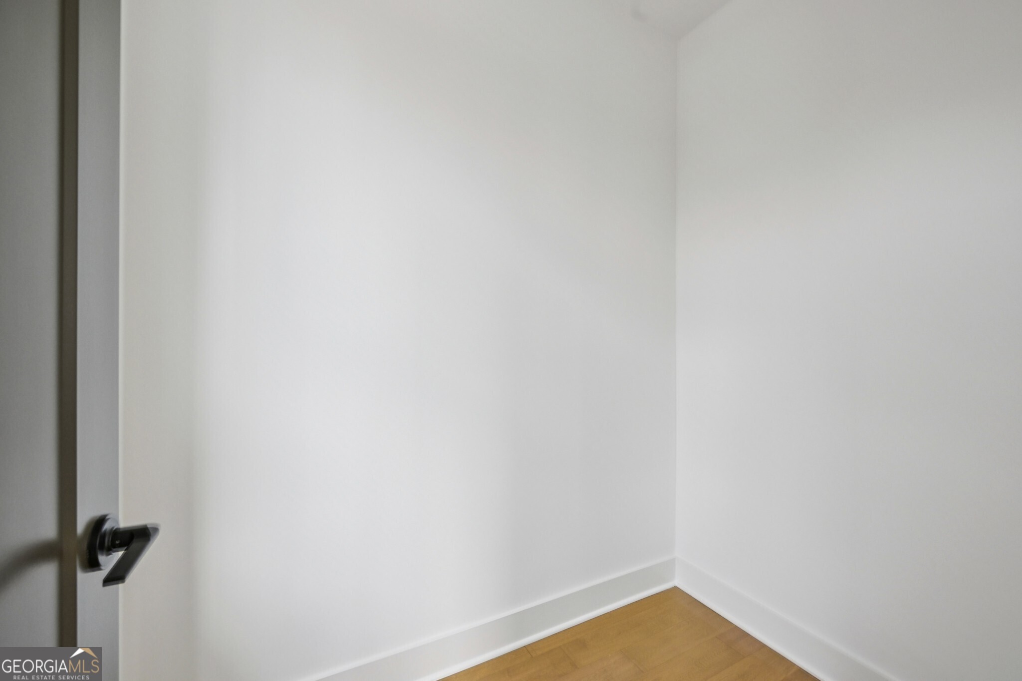 1160 Boulevard SE # 8