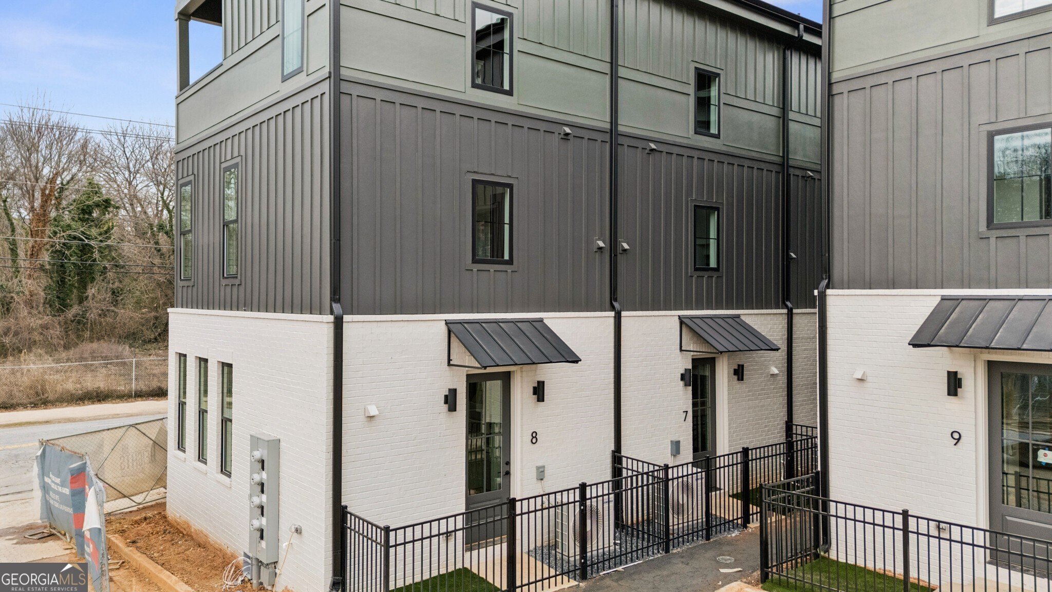 1160 Boulevard SE # 8