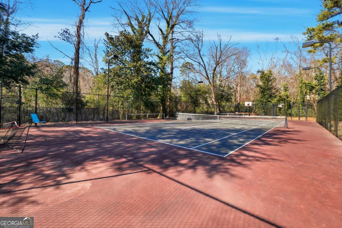 6700 Roswell Road # 28G