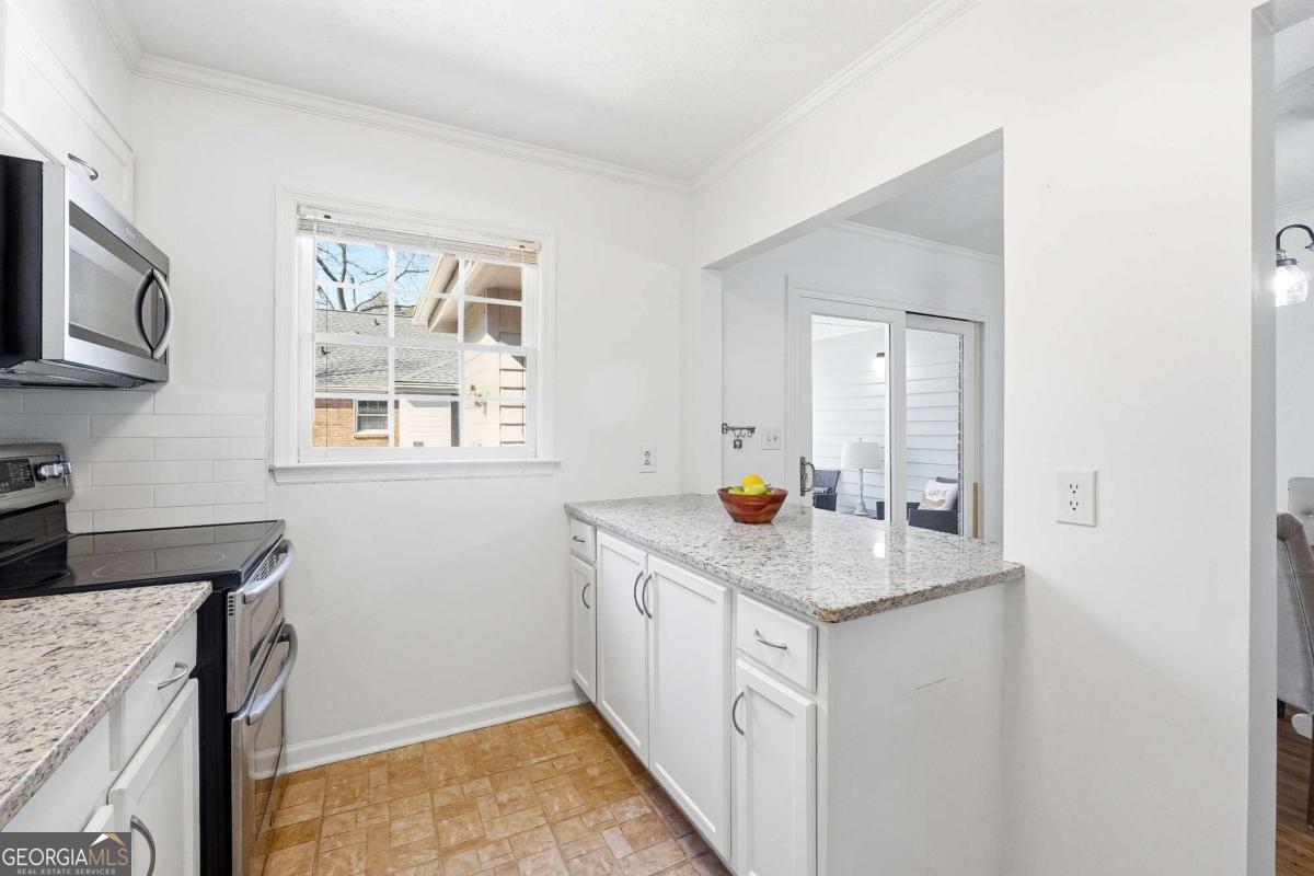 6700 Roswell Road # 28G