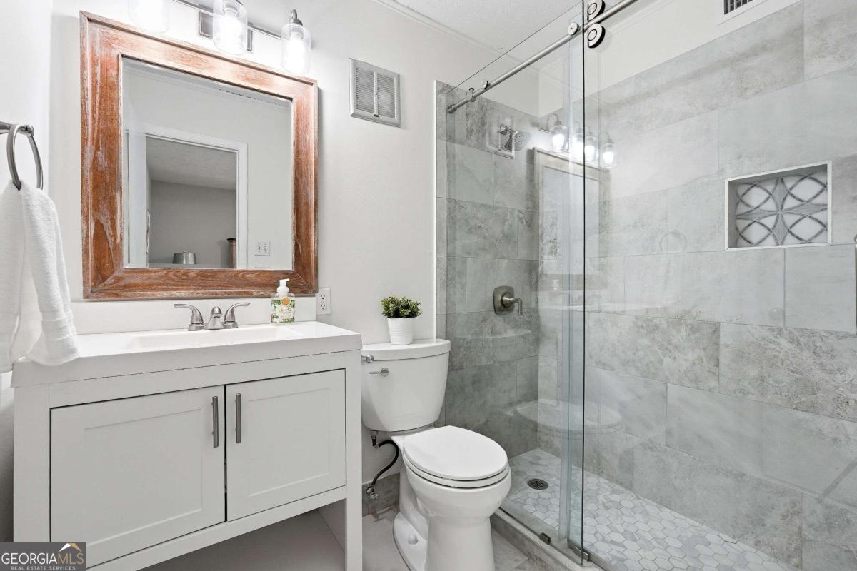 6700 Roswell Road # 28G