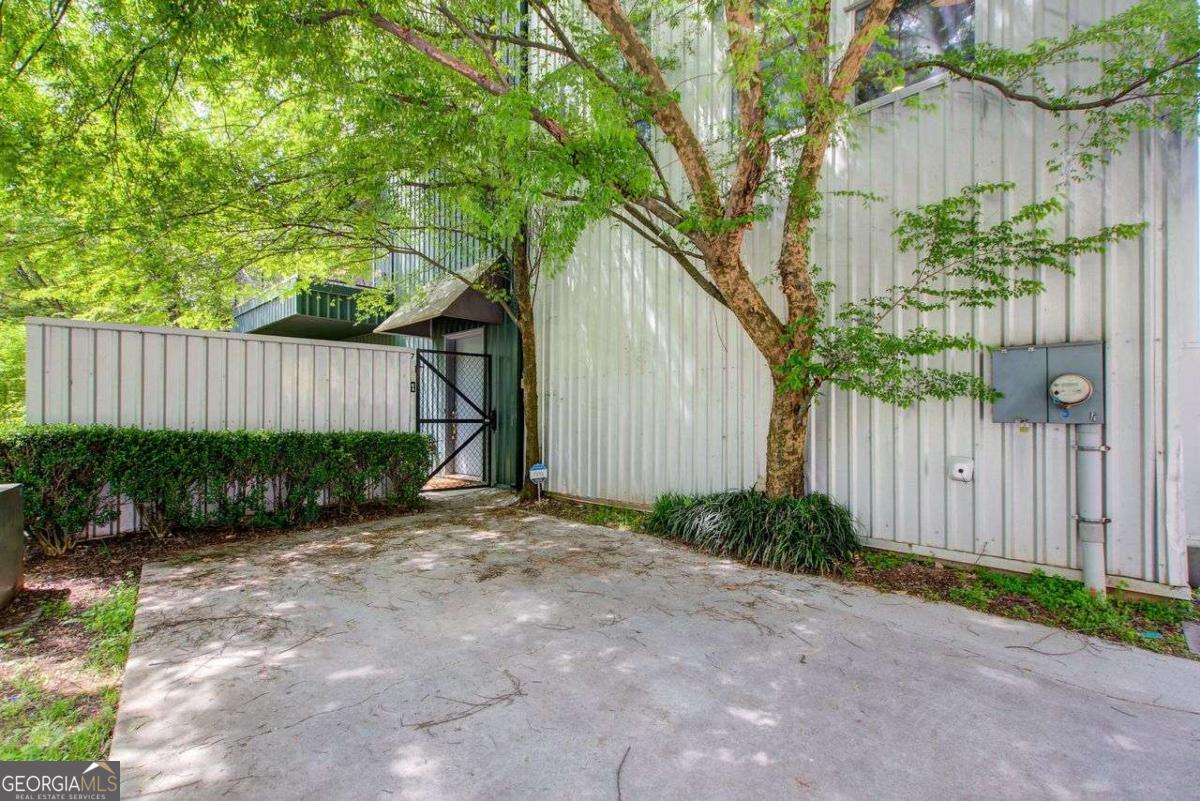 241 Maynard Terrace SE # 7