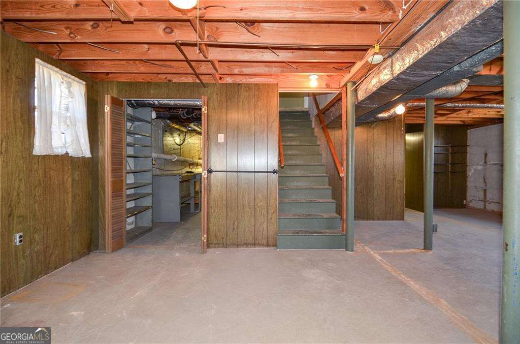 5547 Prince Phillip Way