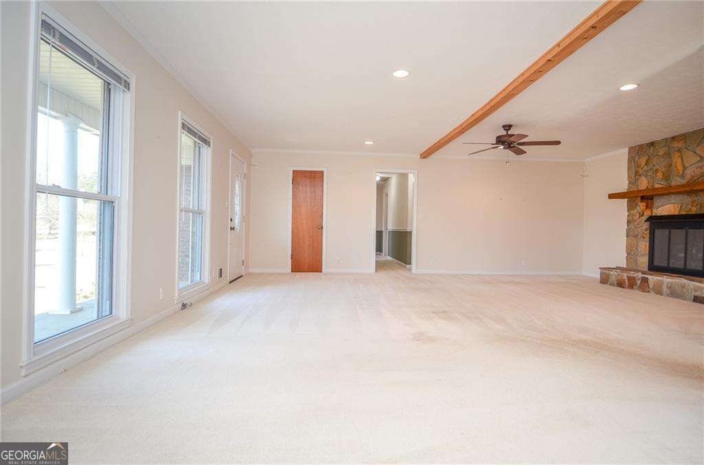 5547 Prince Phillip Way