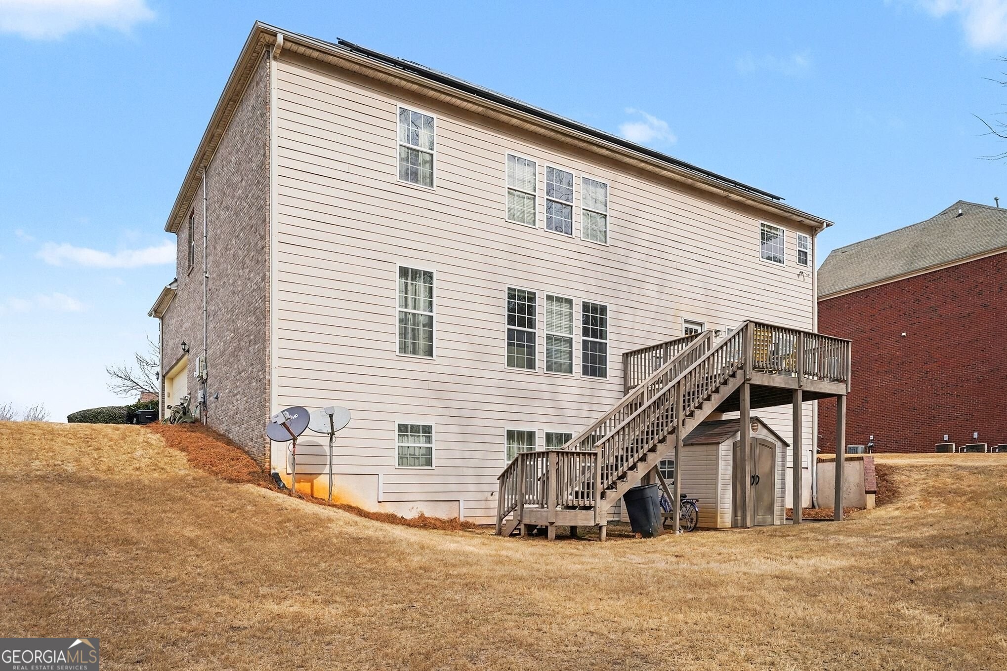 2416 Brynlyn Woods Drive NE