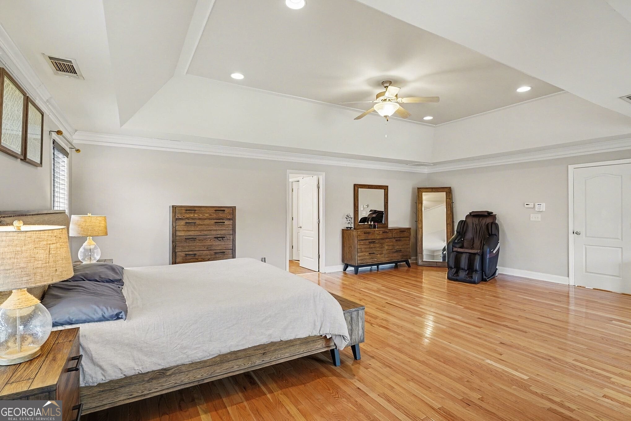 2416 Brynlyn Woods Drive NE