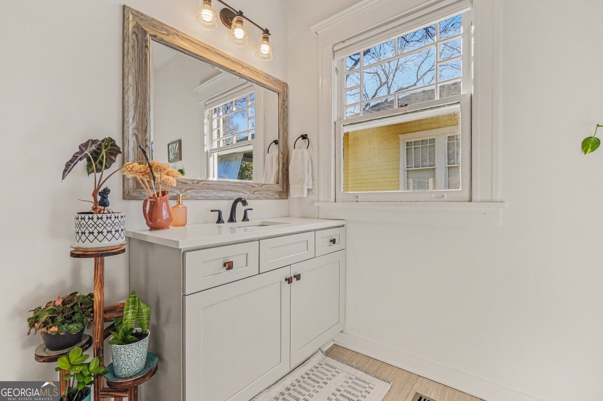 1464 Graham Street SW