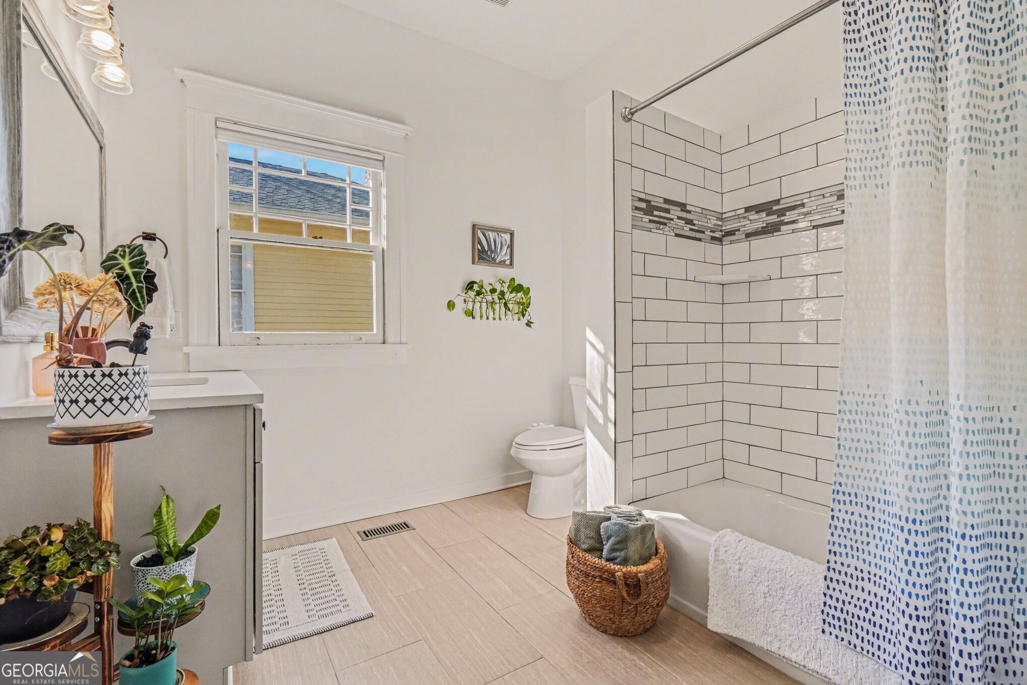 1464 Graham Street SW