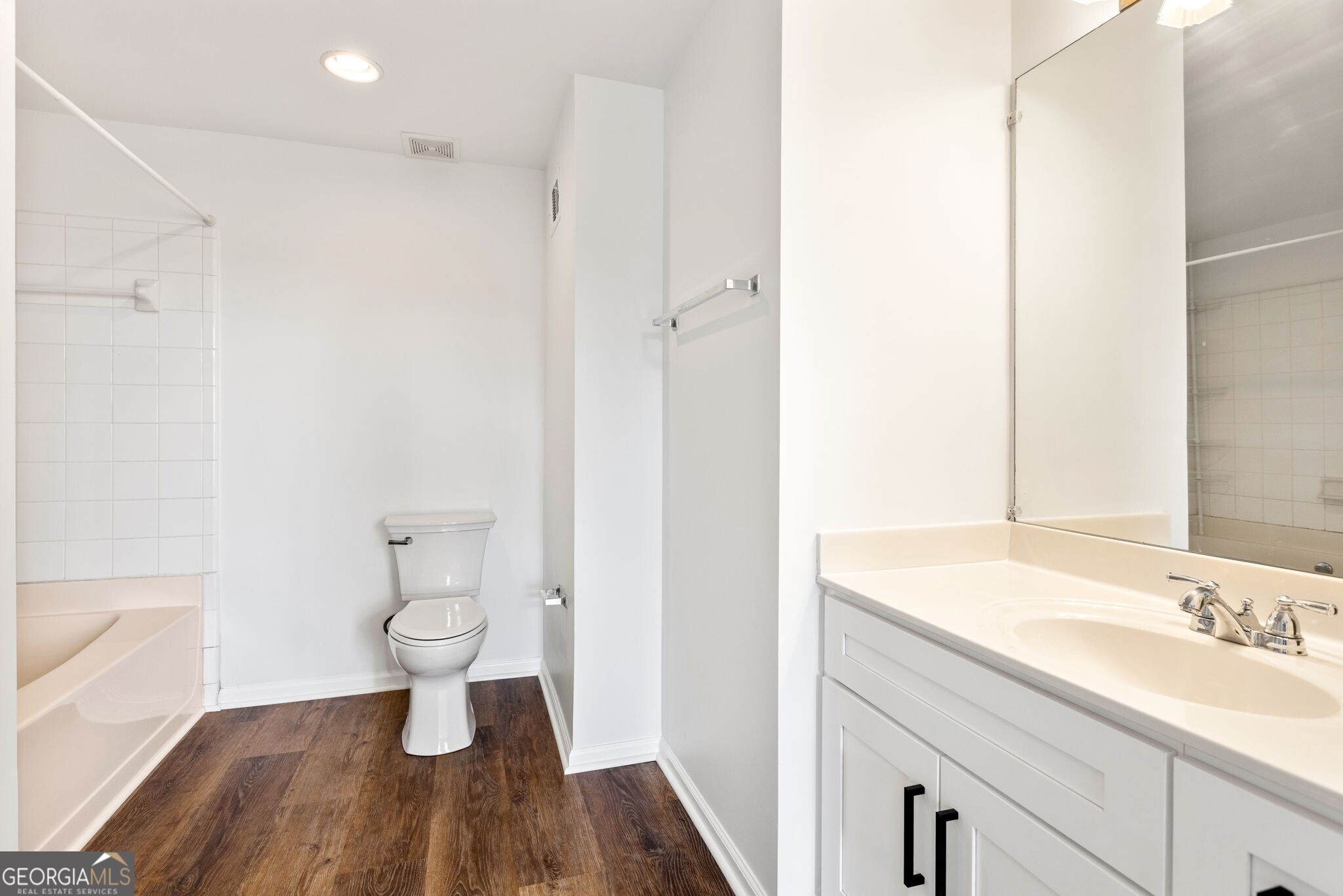 2700 Pine Tree Road NE # 1317