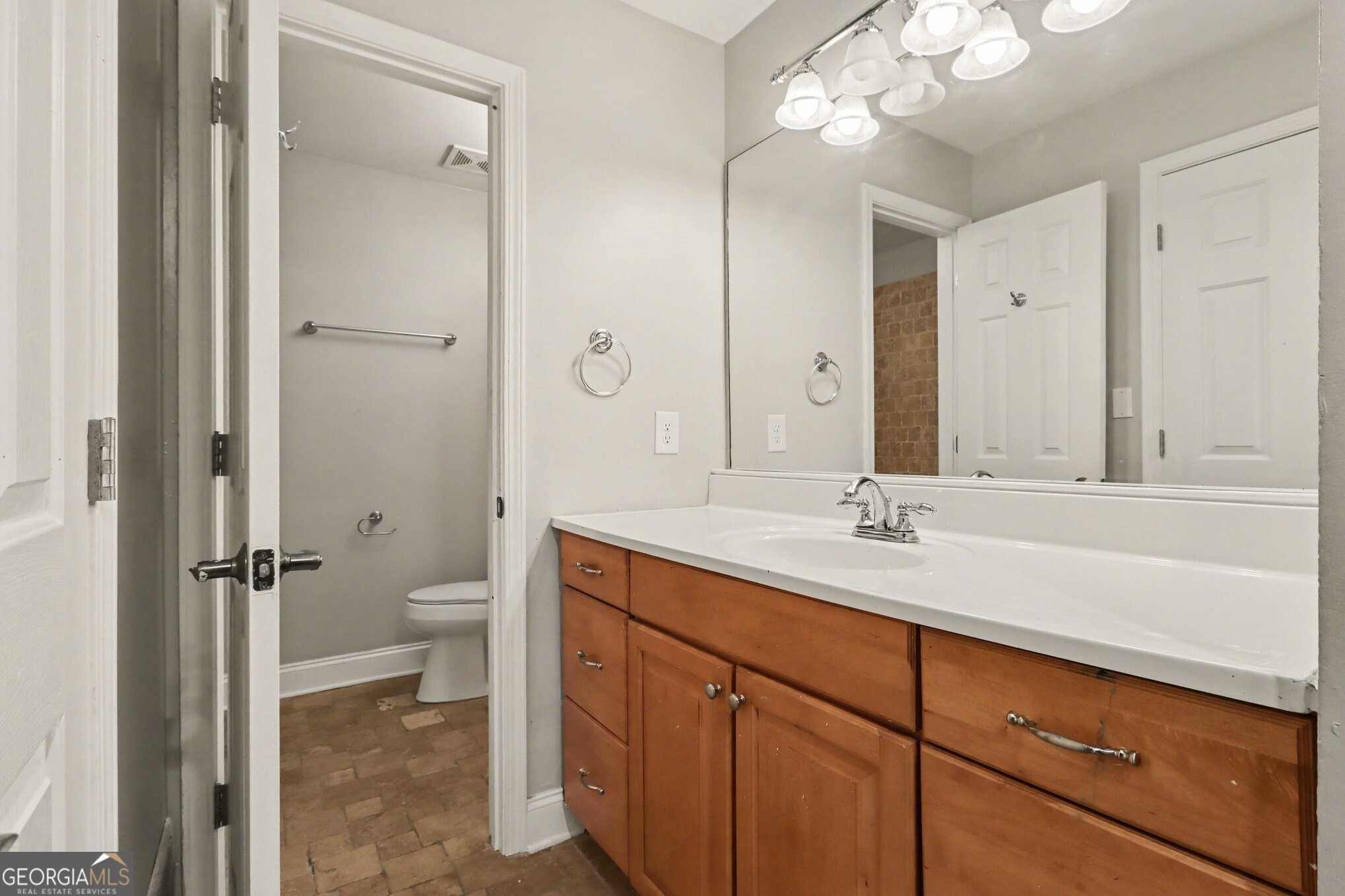 1202 Pine Heights Drive NE