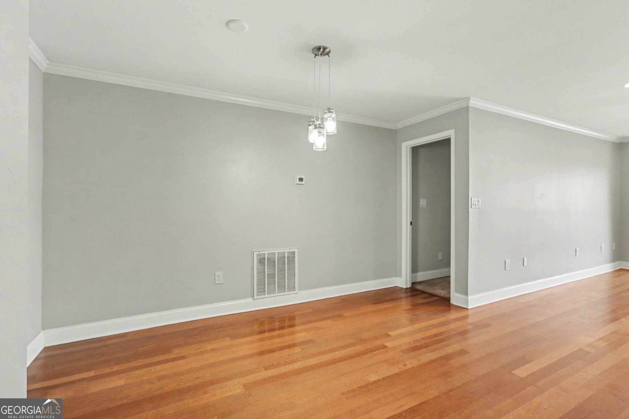 1202 Pine Heights Drive NE