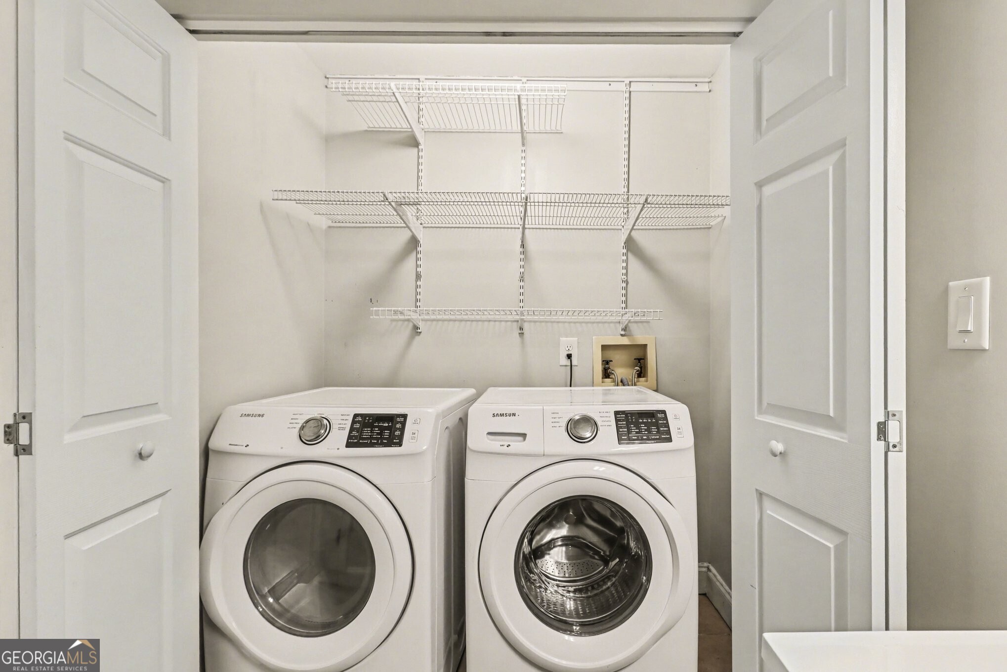 1202 Pine Heights Drive NE