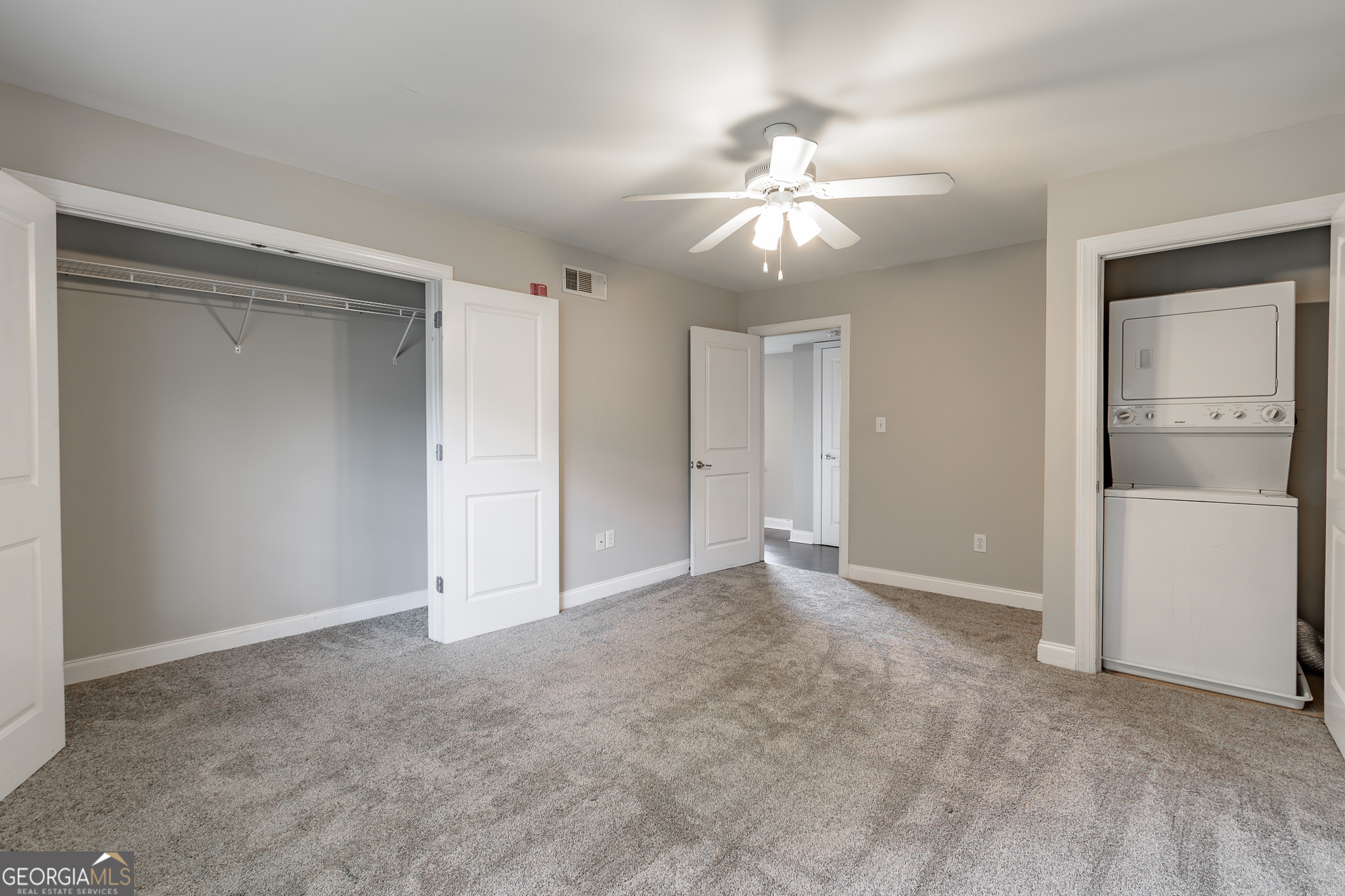 1322 Euclid Avenue NE # 205