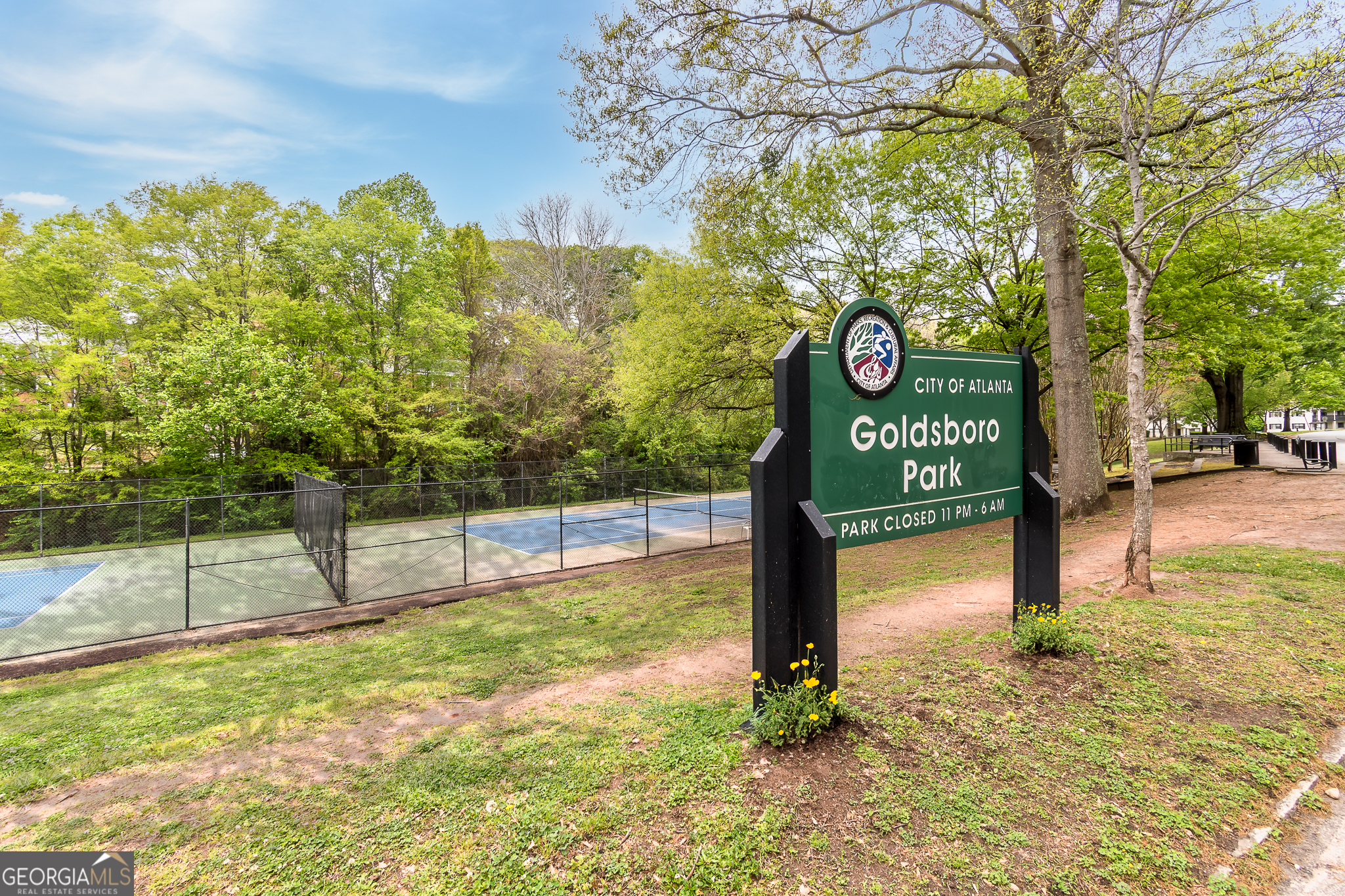 1322 Euclid Avenue NE # 205