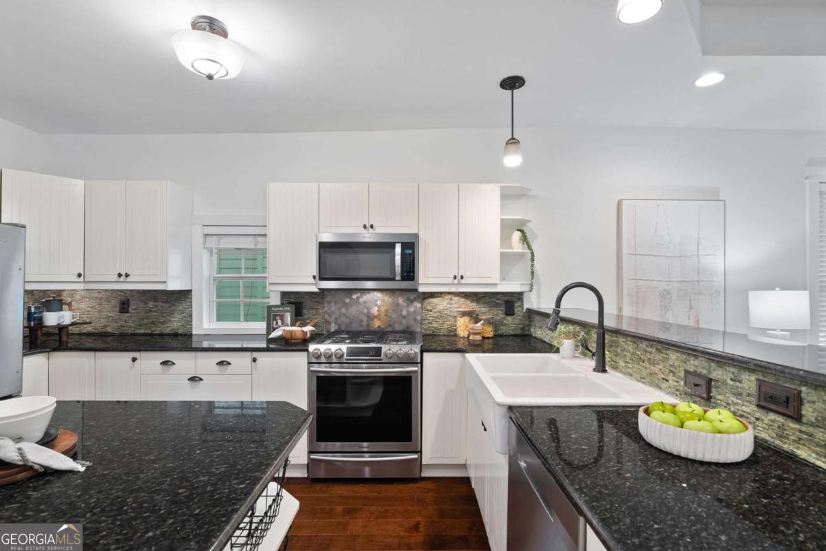 715 Woodson Street SE