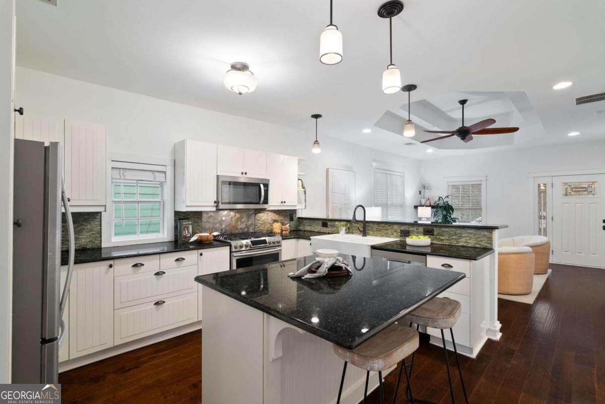 715 Woodson Street SE