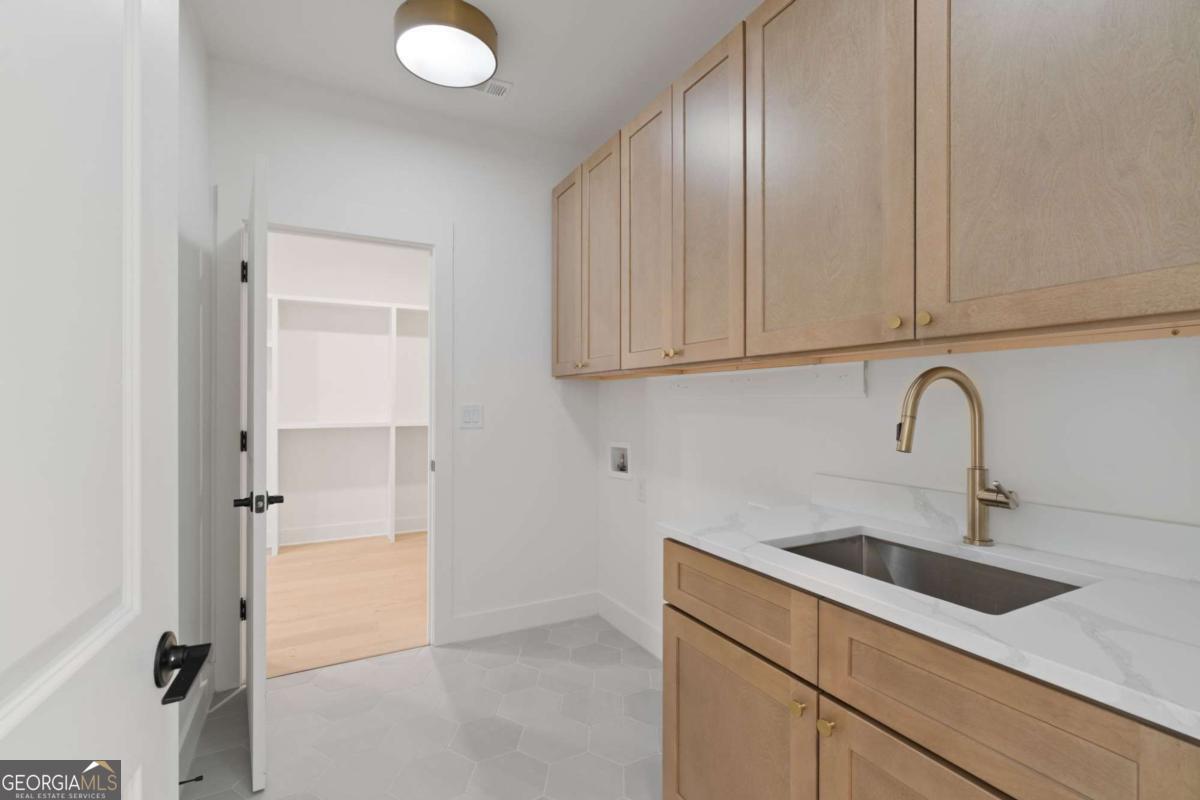 1070 Fleming Street SE